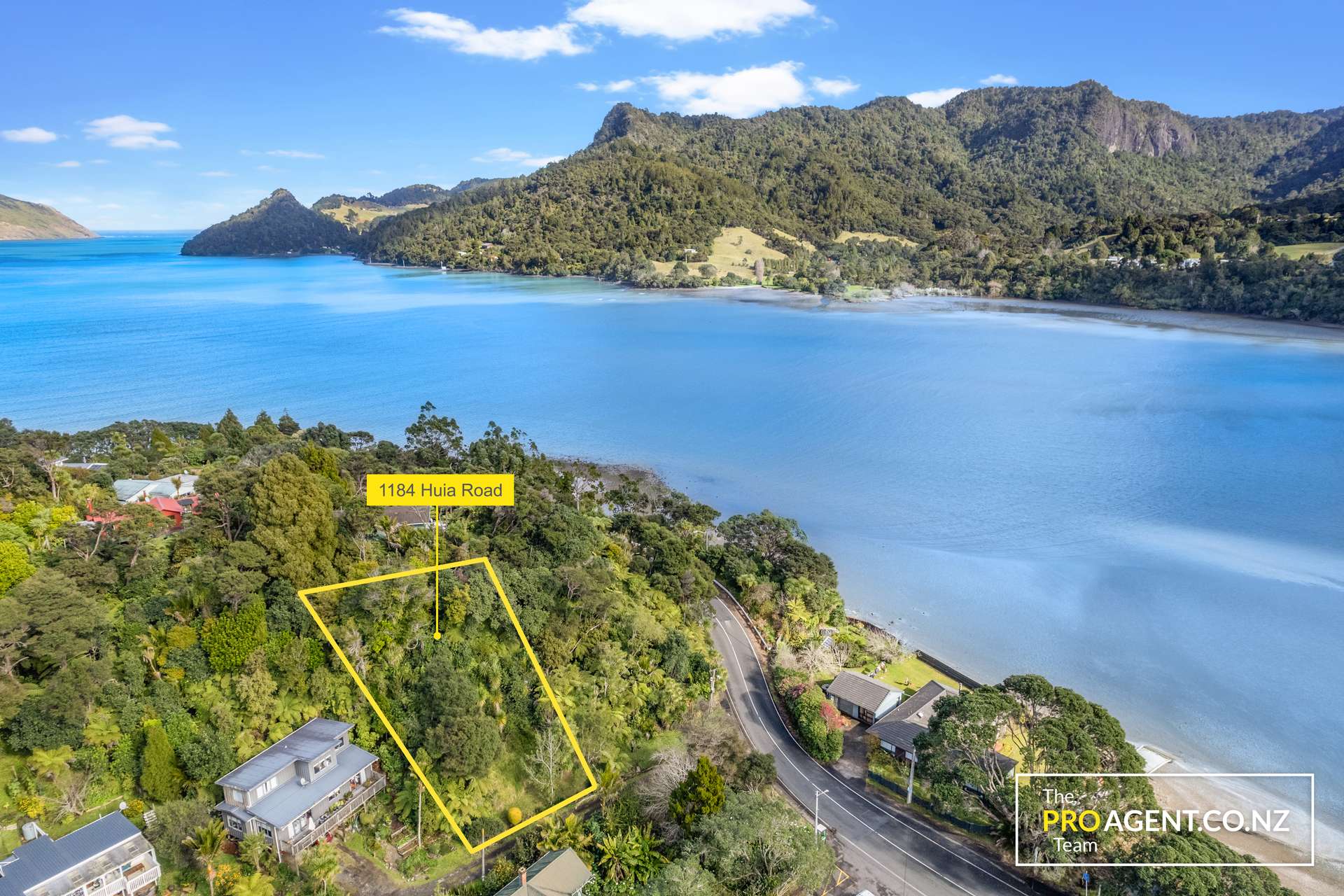 1184 Huia Road photo 2