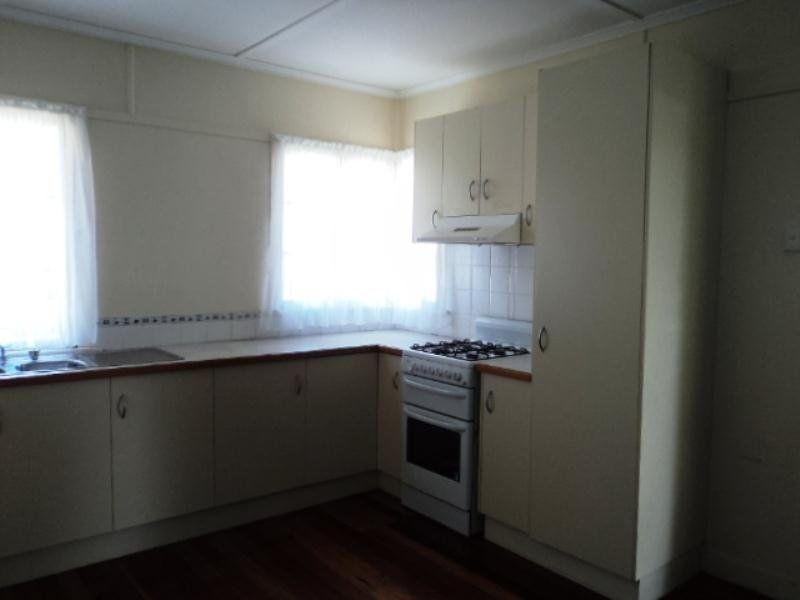 10 Redwood Street, Stafford Heights, QLD 4053