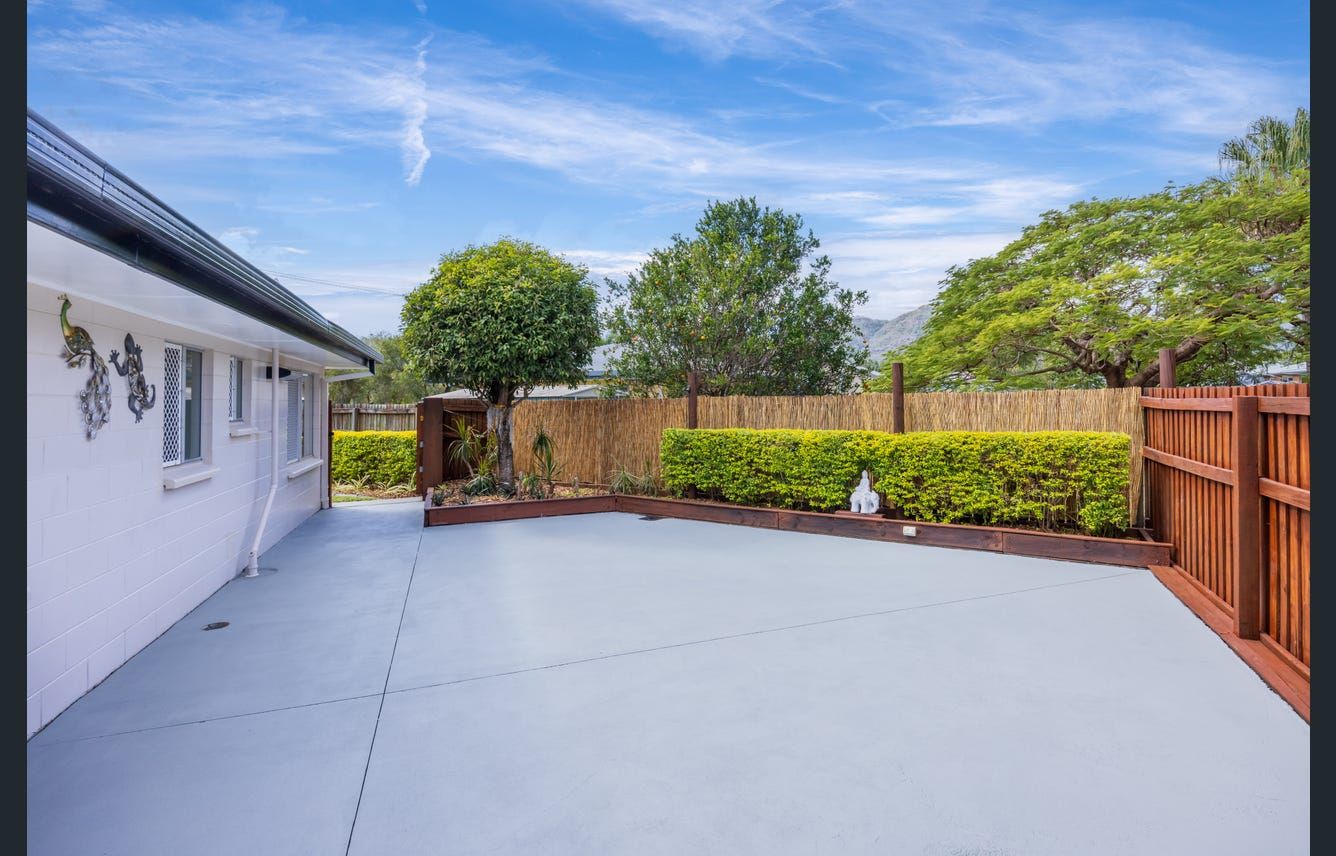 16 San Vito Crescent — photo 10 of 11