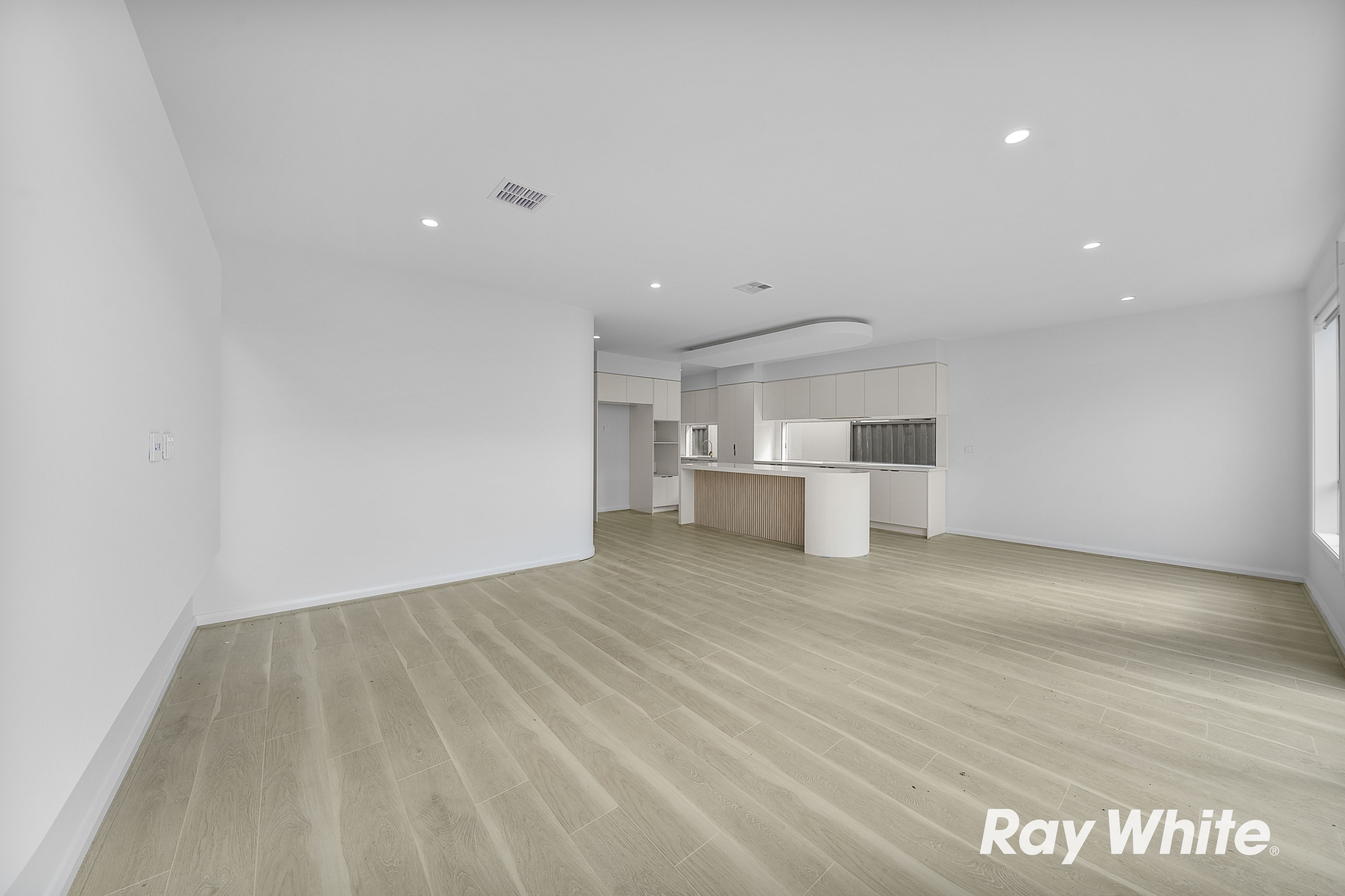 4 SYLVESTRIS Drive — photo 10 of 22