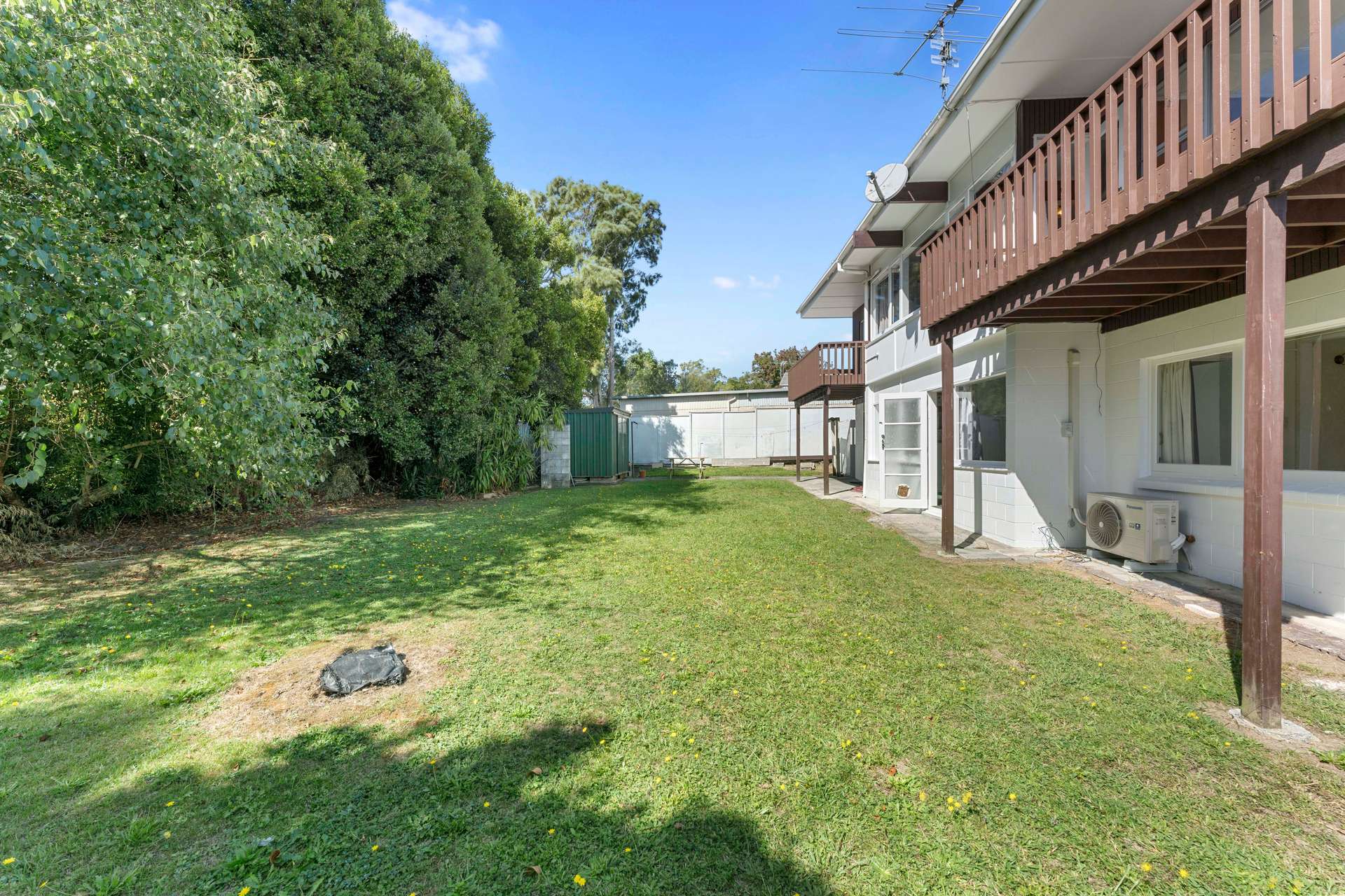 14 Lawrence Crescent photo 21
