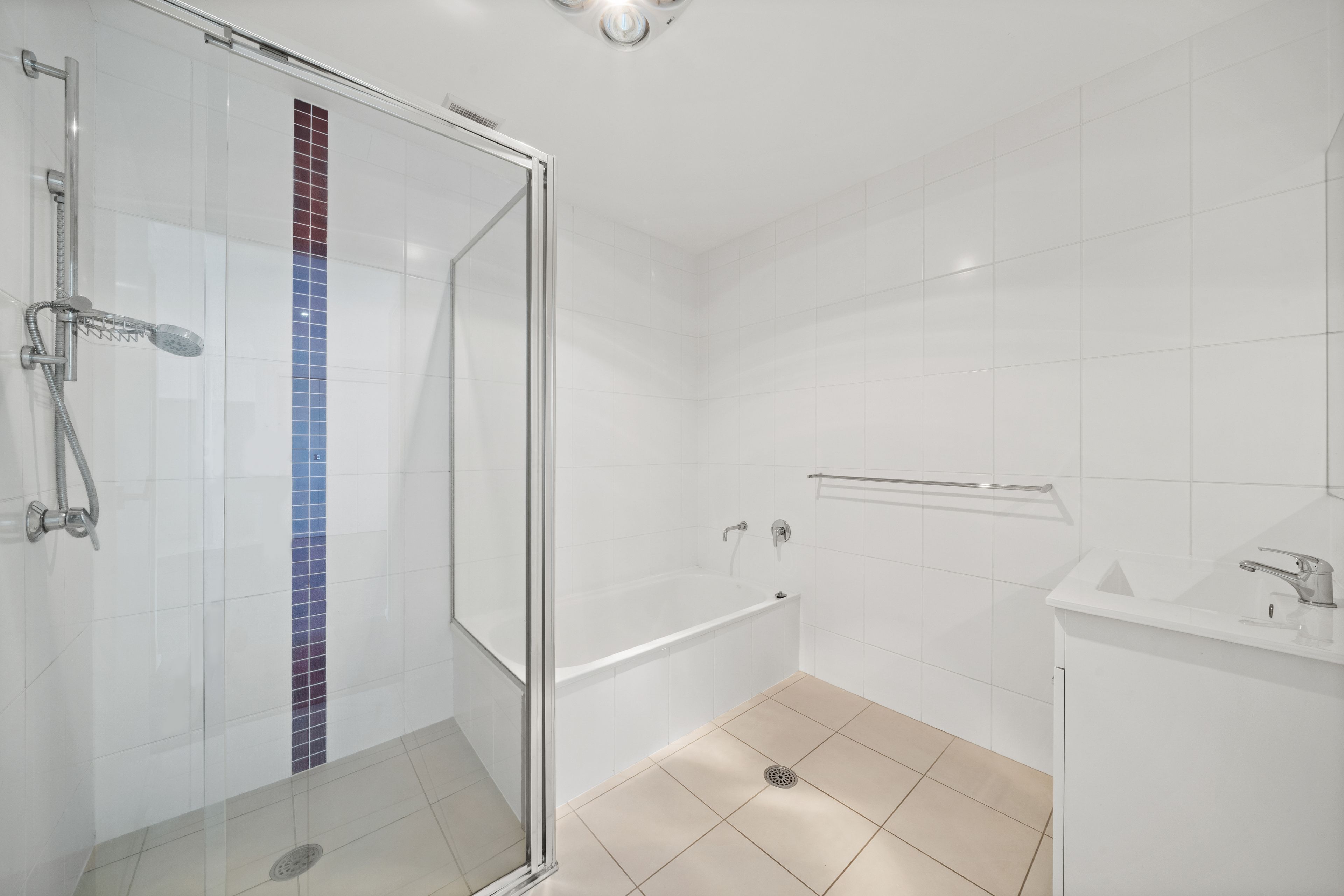 28/16 David Miller Crescent — photo 8 of 14