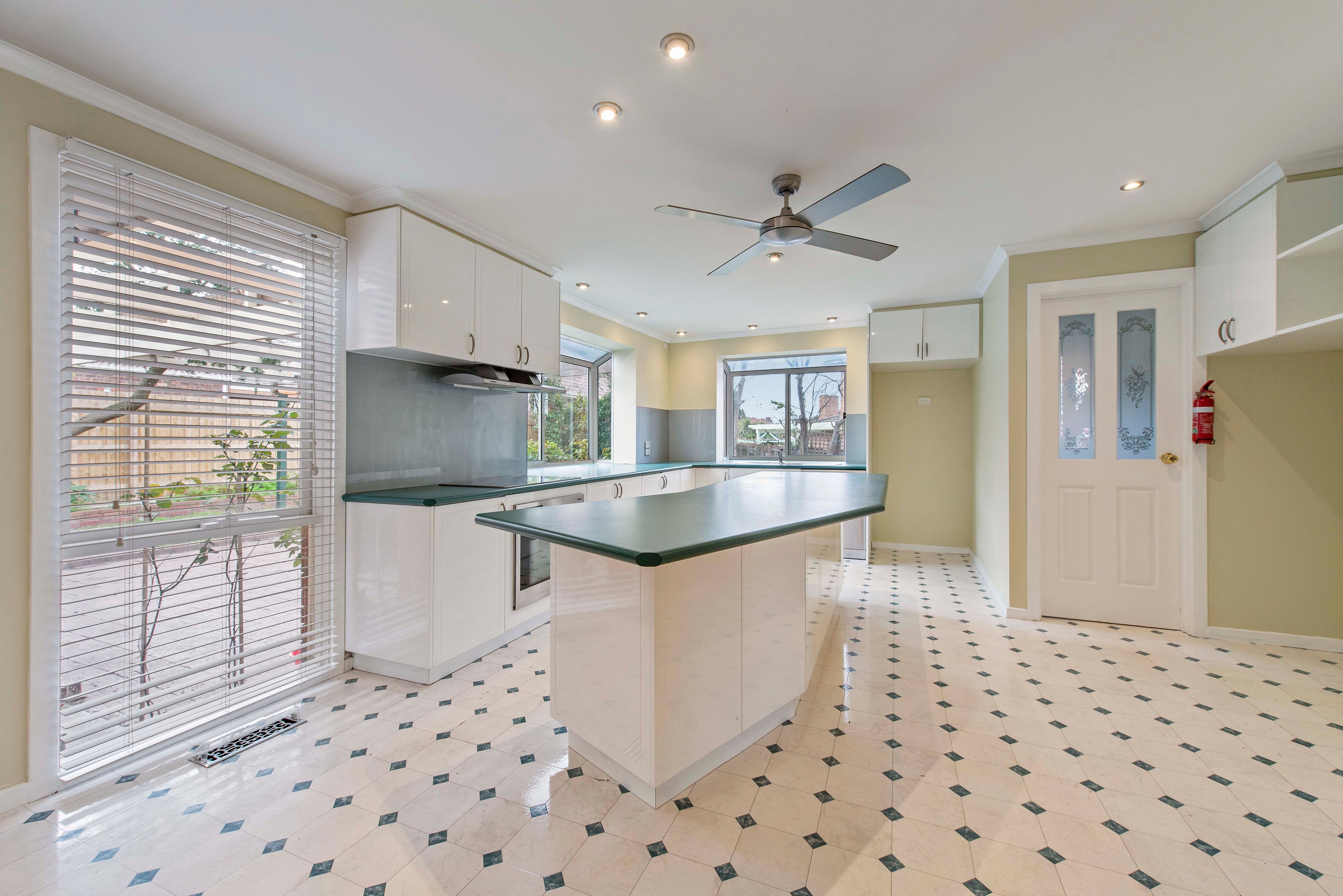 12 Topaz Court, Wantirna South, VIC 3152
