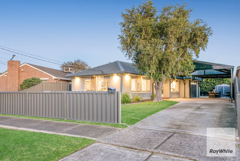 30 Katrina Drive, Gladstone Park VIC 3043