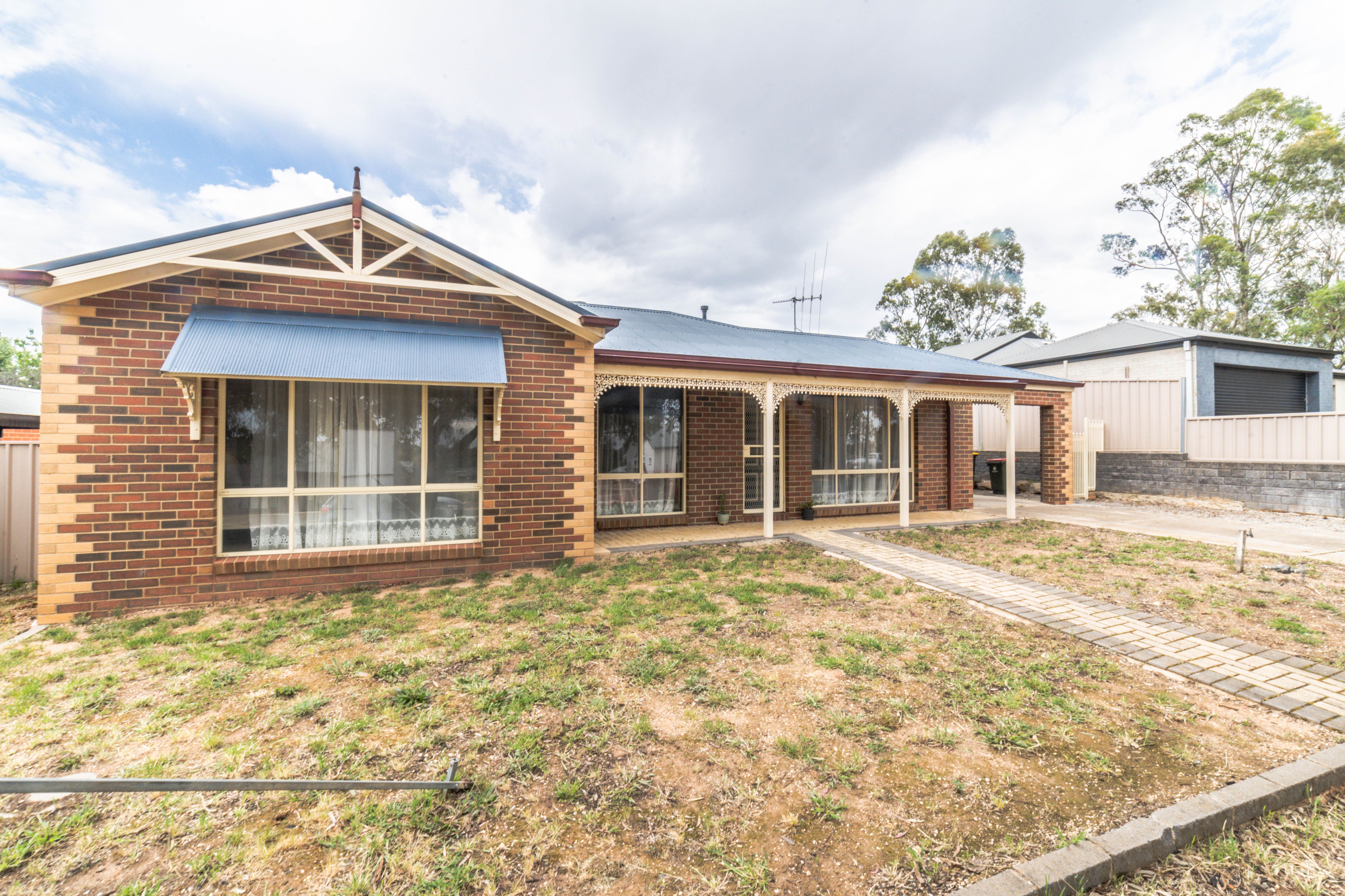 18 Ross Street, White Hills VIC 3550