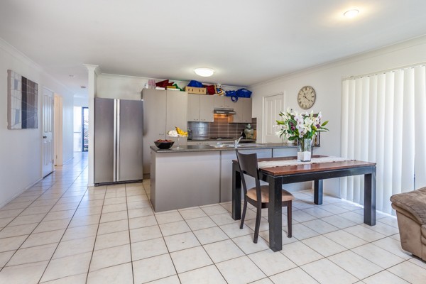 4 Acacia Crescent, Kallangur, QLD 4503