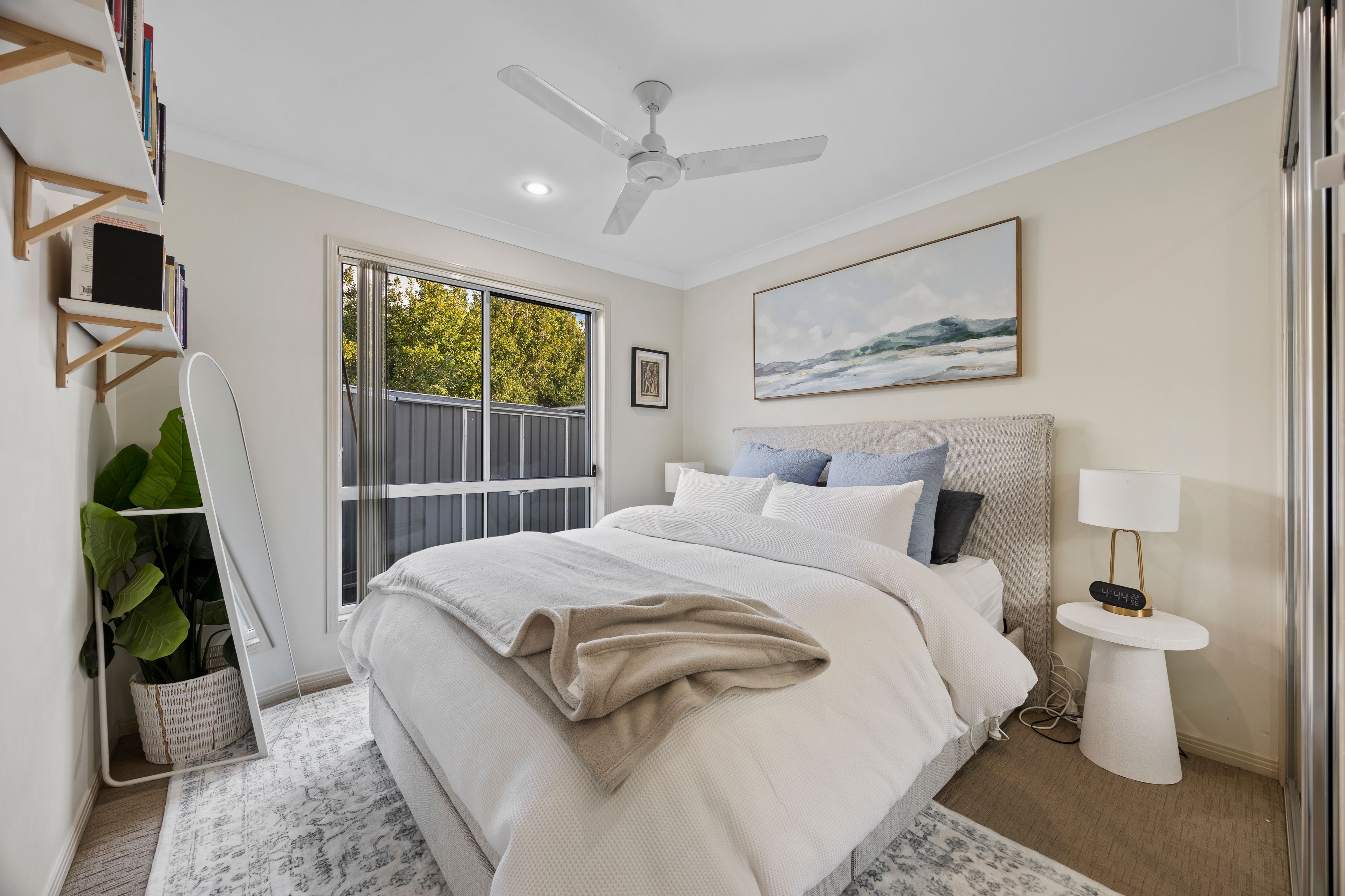 7 Solitaire Place — photo 11 of 23