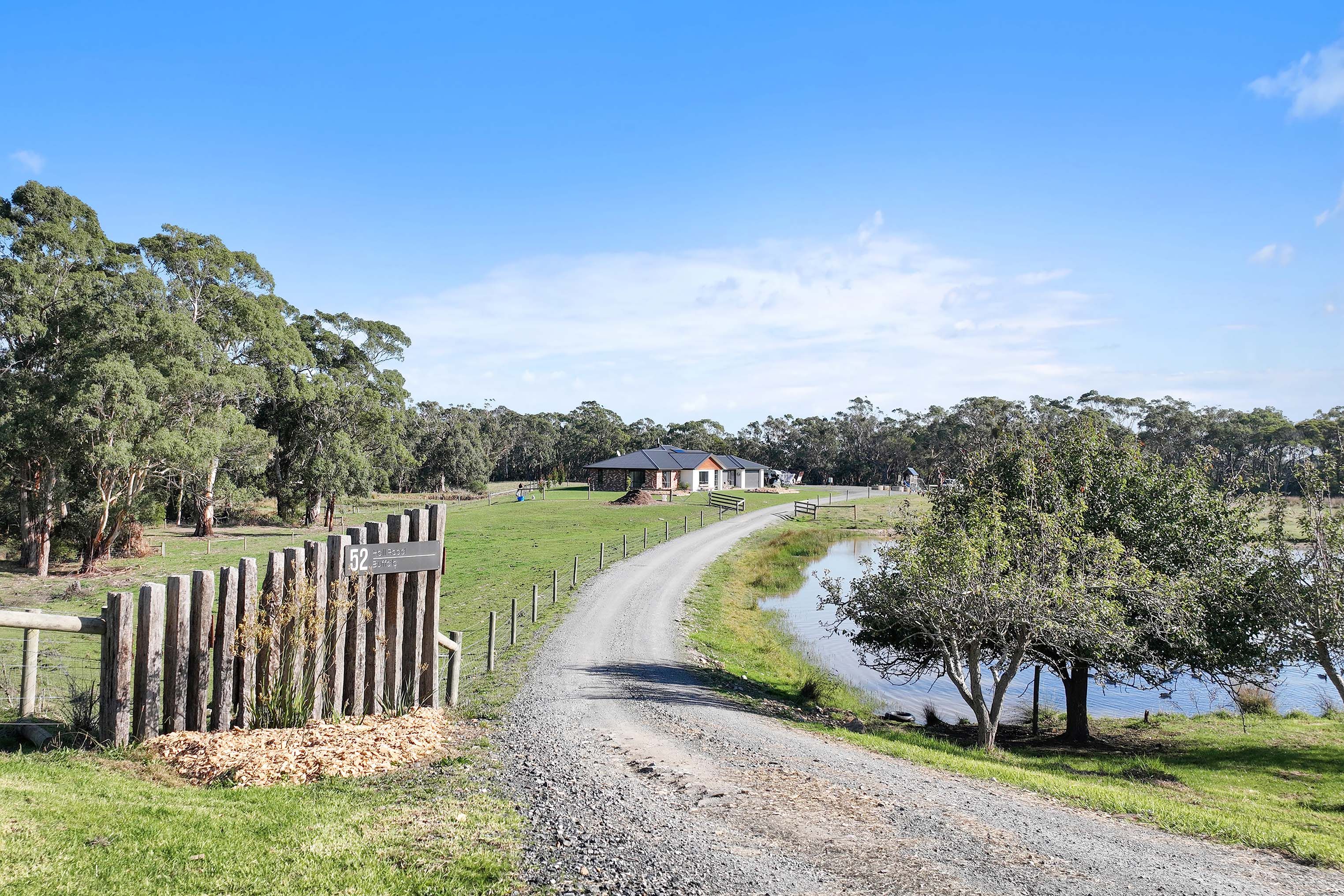 52 Hall Road, Buffalo, VIC 3958