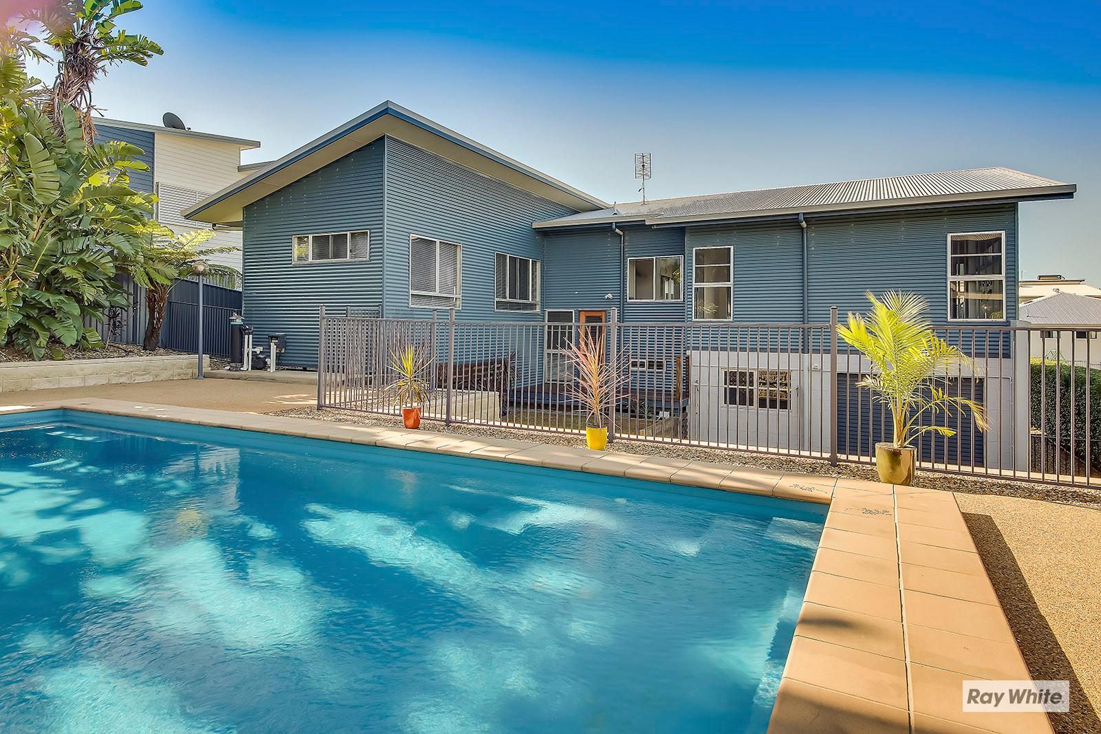 7 Mana Avenue, Pacific Heights, QLD 4703