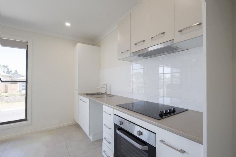 2/80 Lamington Drive, Redbank Plains, QLD 4301
