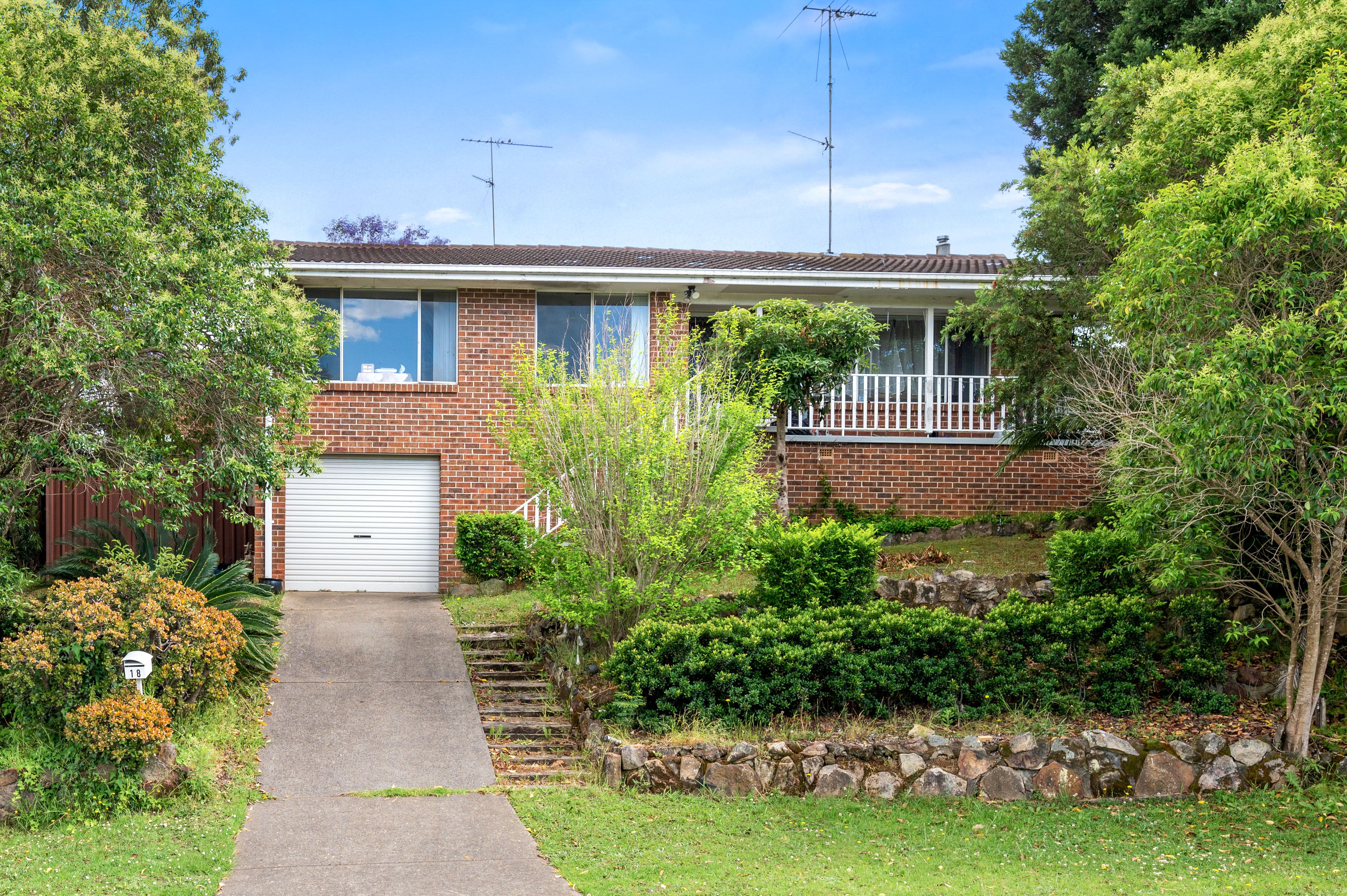 18 Jersey Parade , Minto NSW 2566