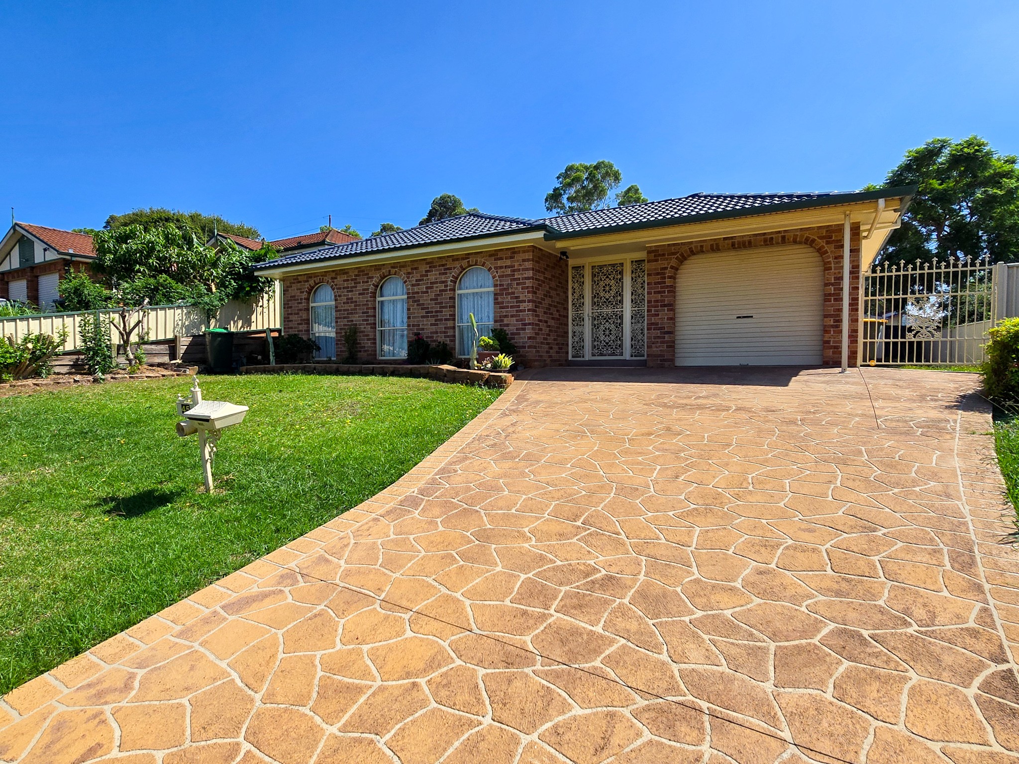 45 Balthasar Close, Rosemeadow, NSW 2560