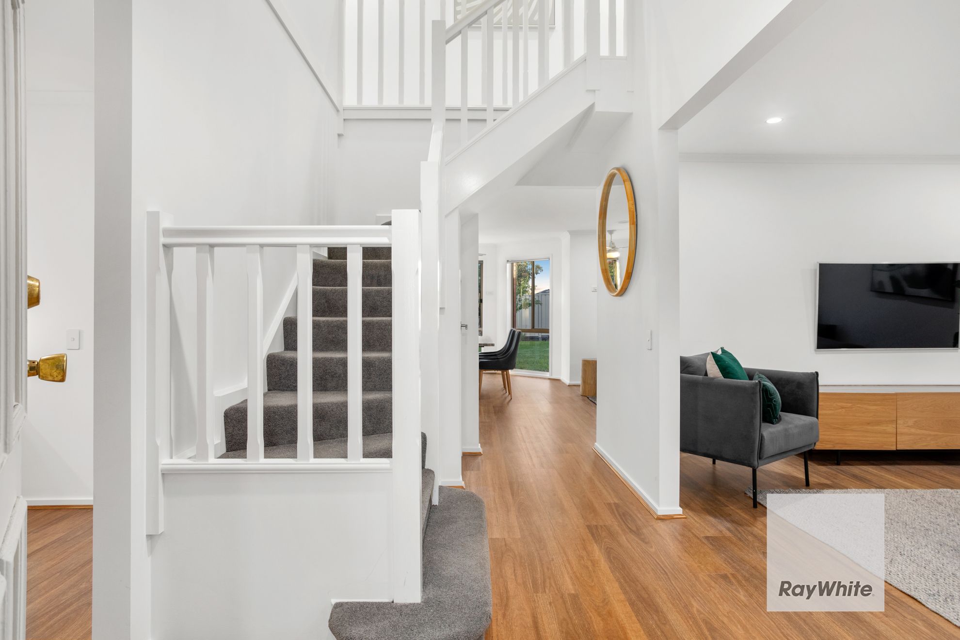 27 Tussock Crescent — photo 3 of 20