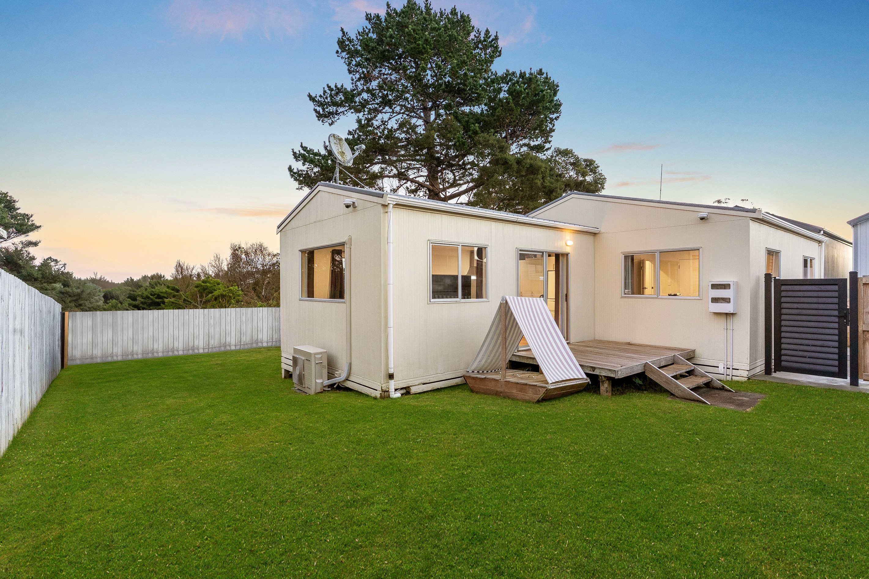 25a West Harbour Drive, West Harbour, Waitakere City