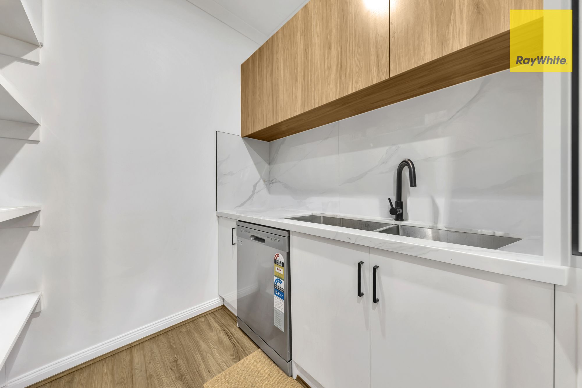 21 Glabella Avenue — photo 8 of 29
