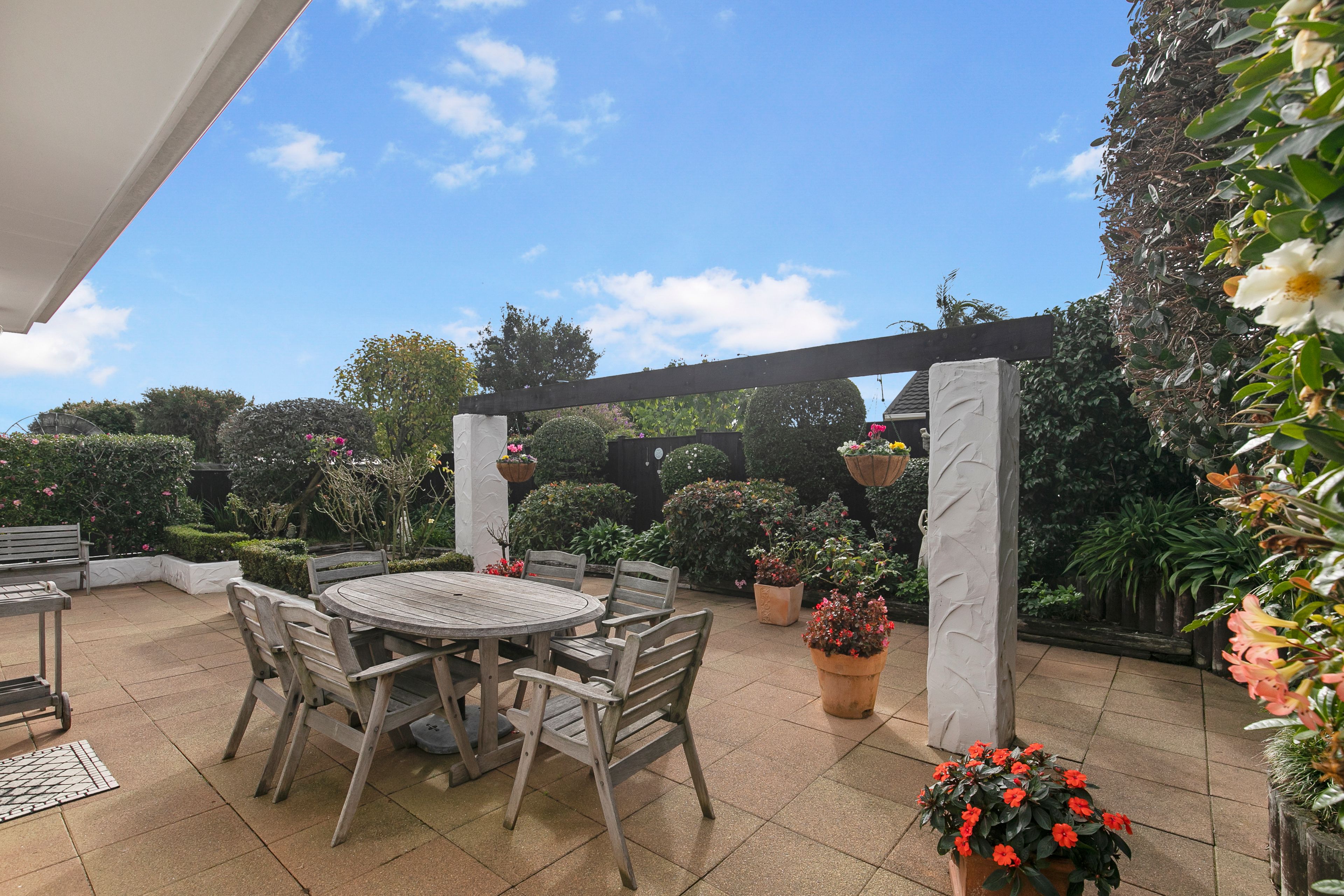 5 Galloway Crescent, Farm Cove, Manukau City
