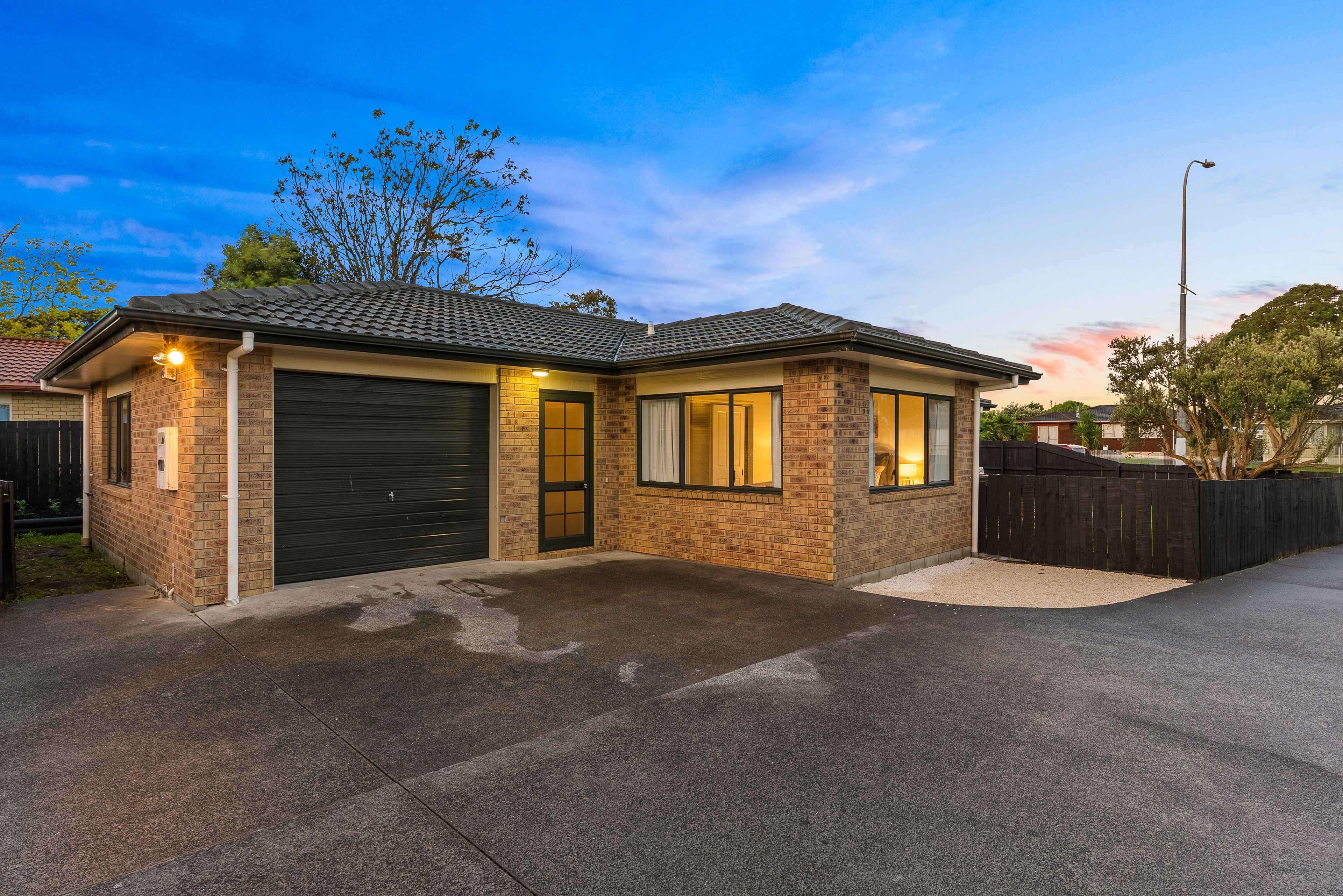 1/407 Roscommon Road, Clendon Park, Manukau City