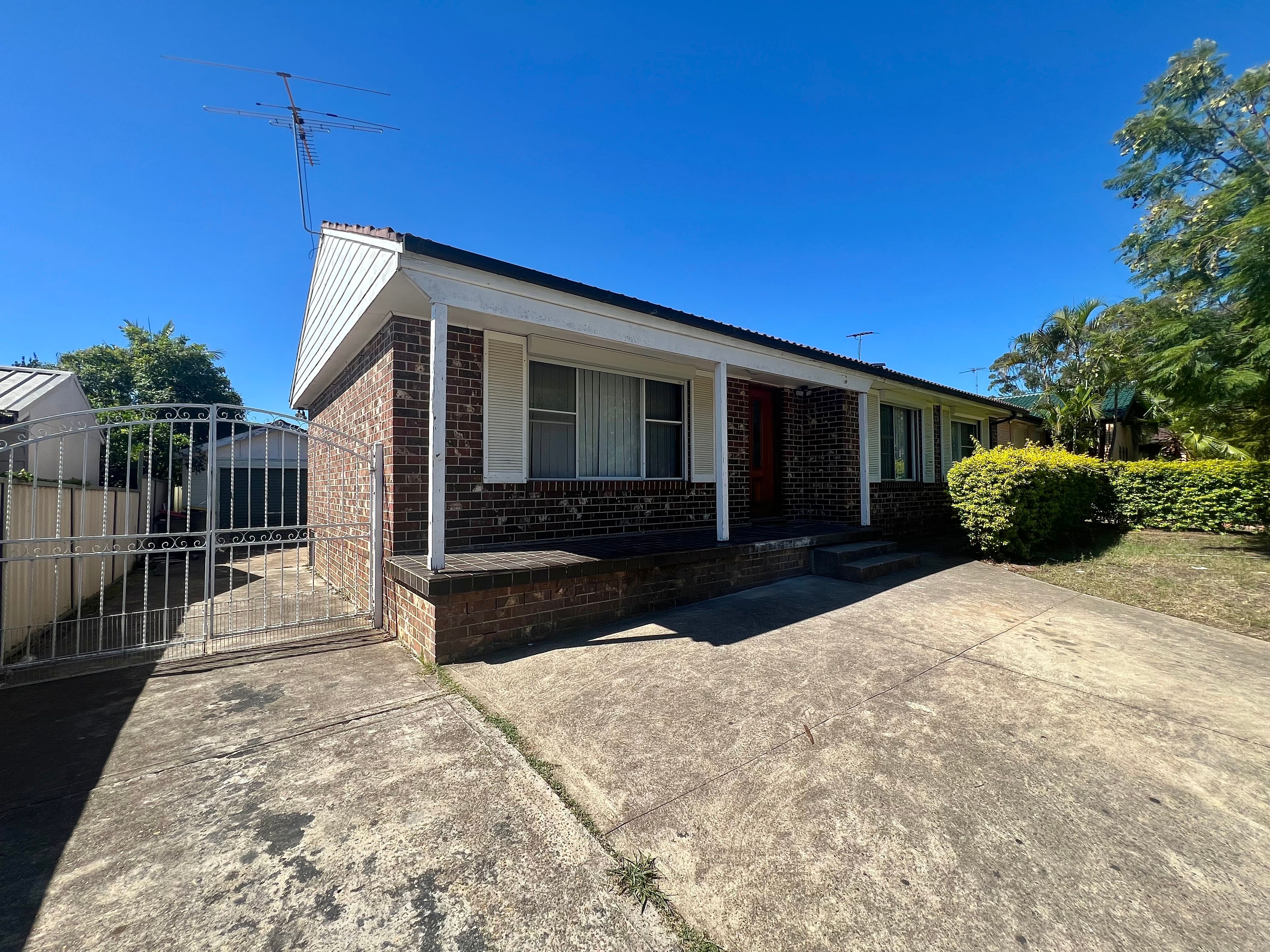 1 Finch Place, Ingleburn, NSW 2565