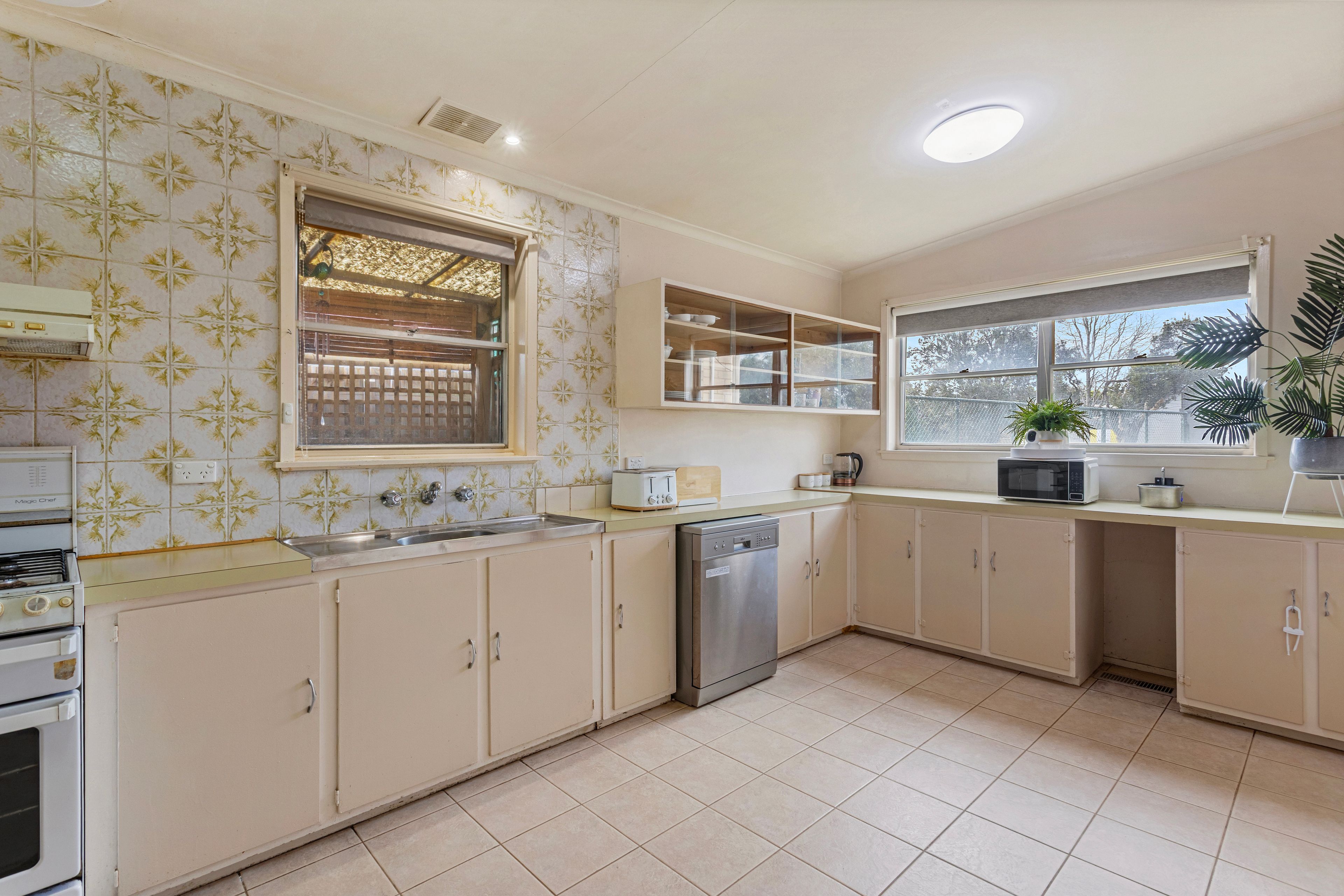 12 Bundy Court — photo 3 of 10
