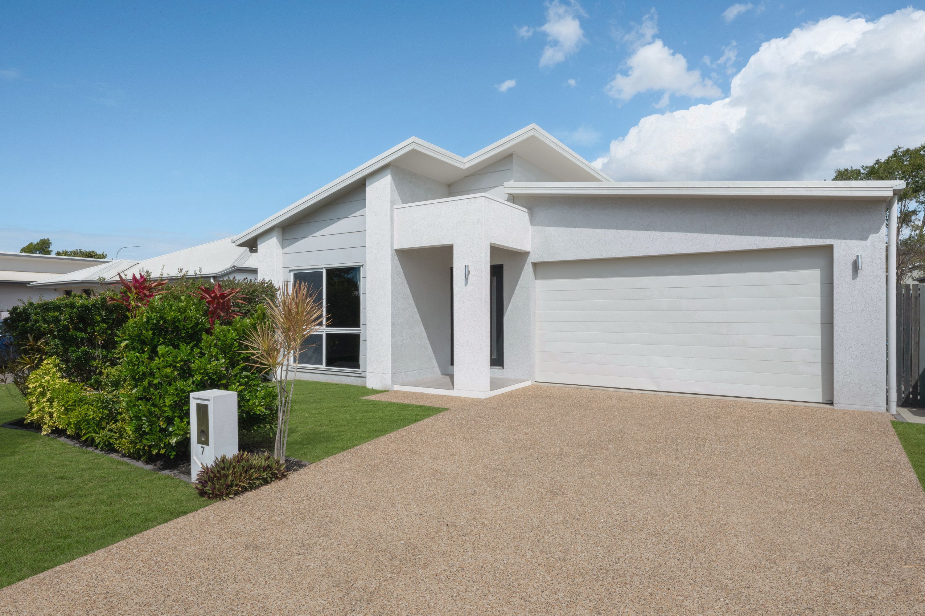 7 Salonika Circuit — photo from Ray White Kirwan