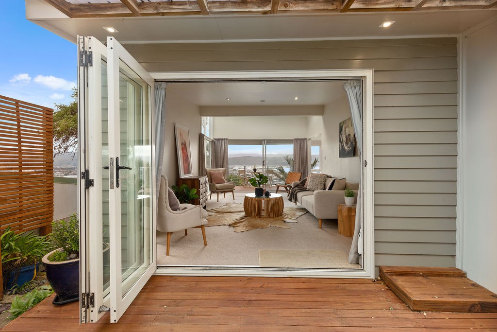 27 Rakeiora Grove, Korokoro, Lower Hutt City