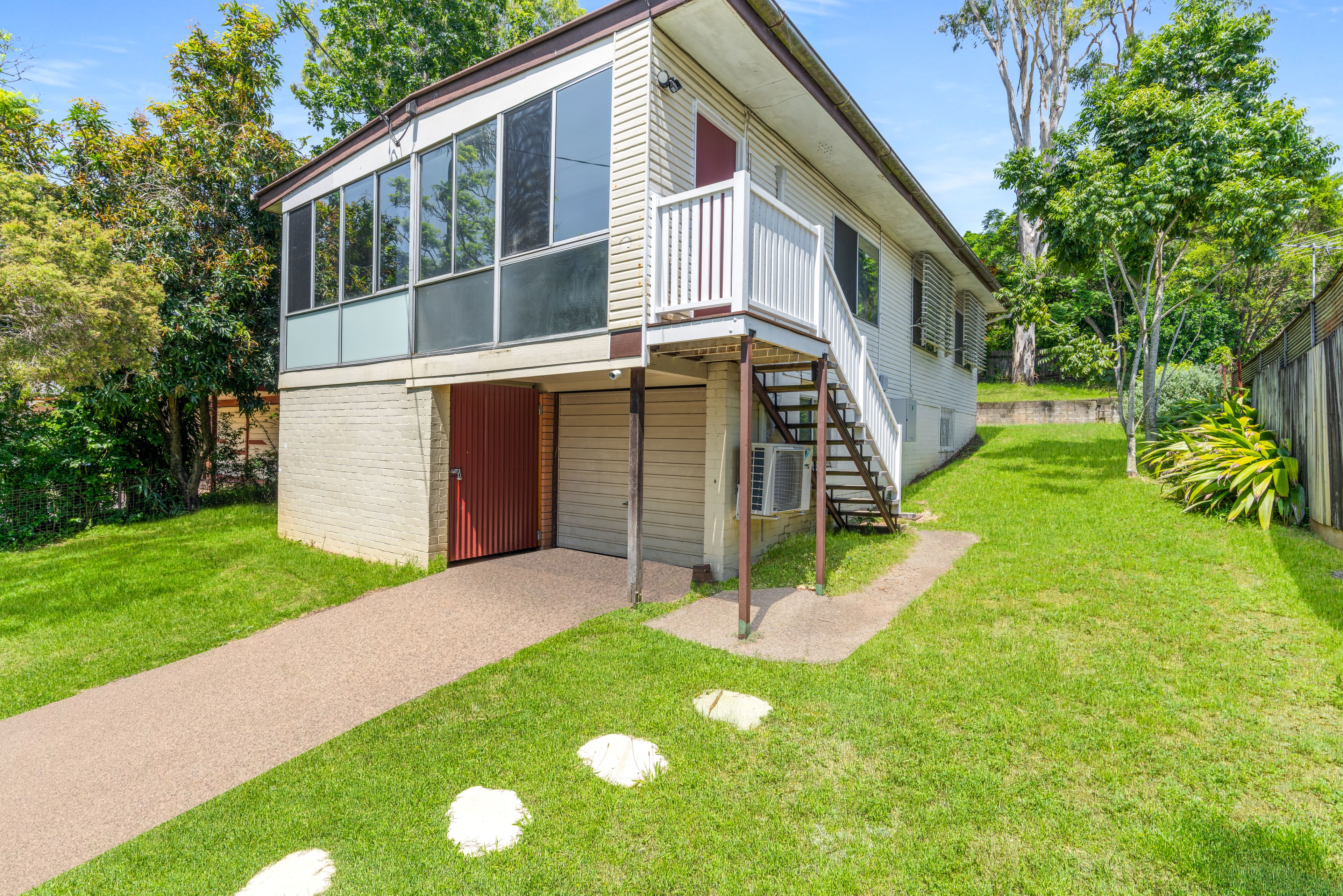 10 Hill Street, Kingston QLD 4114