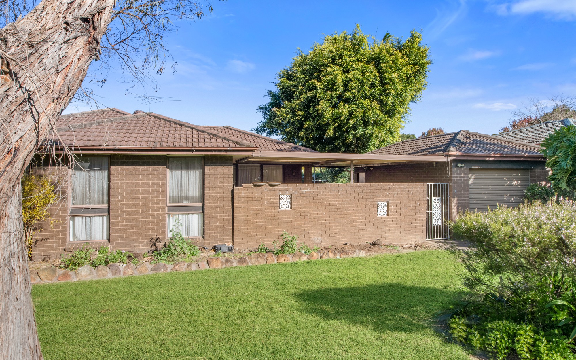 23 Owen Stanley Road, Glenfield, NSW 2167