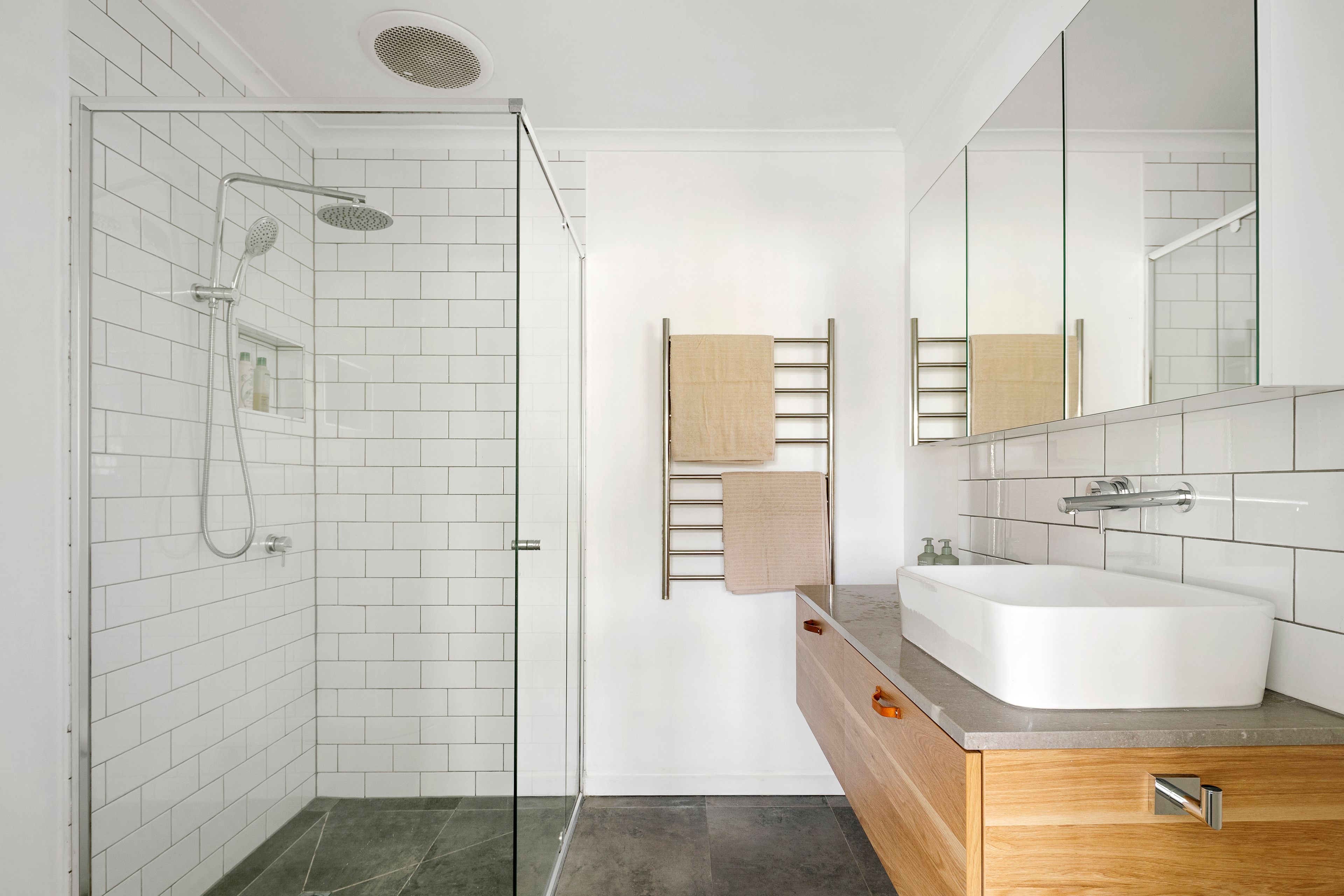 28 Tara Drive — photo 8 of 11