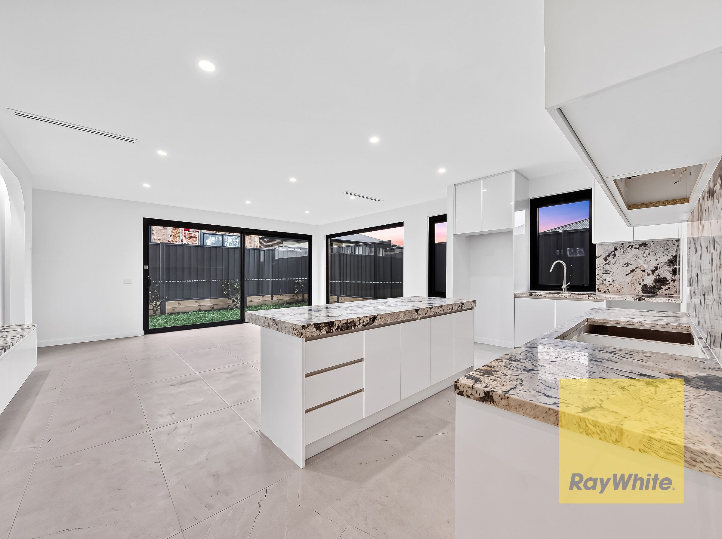 10 Cormac Way — photo 5 of 29