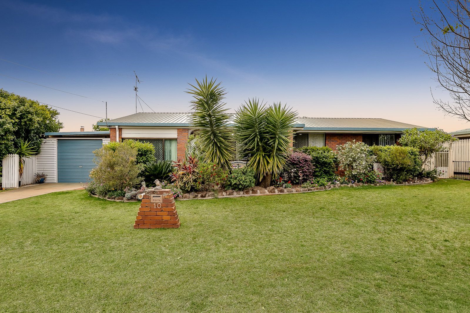 10 Smythe Street, Kearneys Spring QLD 4350
