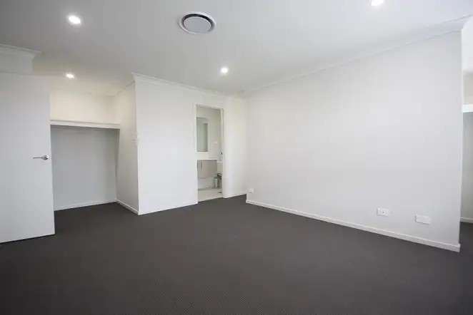 20 Canal Parade, Leppington, NSW 2179