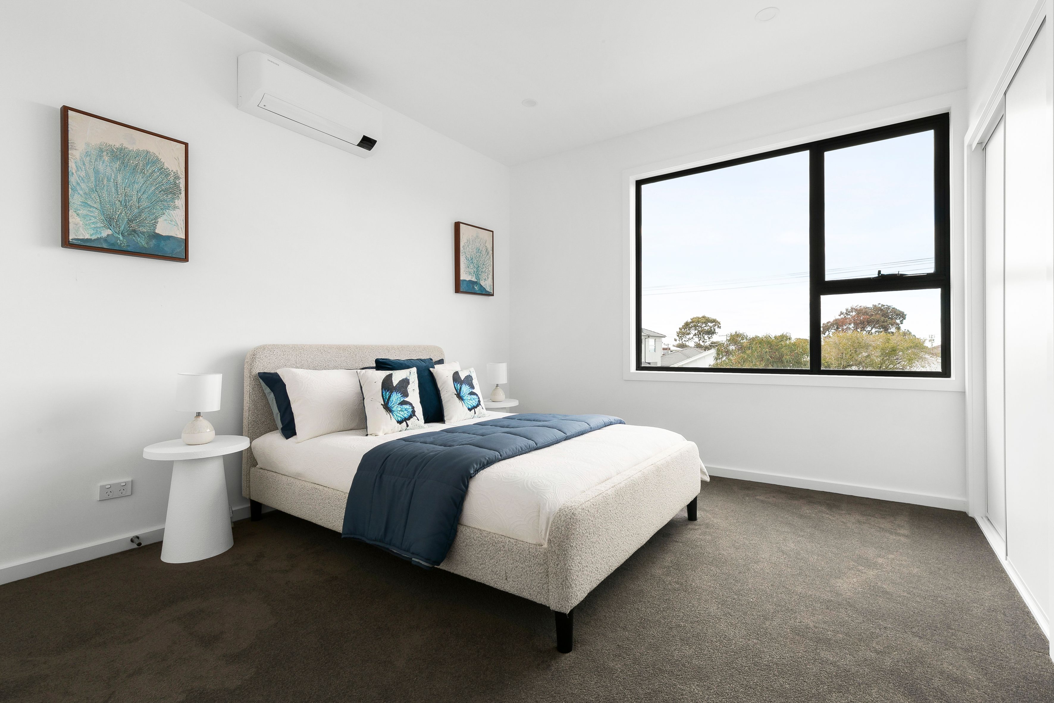 2/8 Curie Avenue — photo 9 of 15