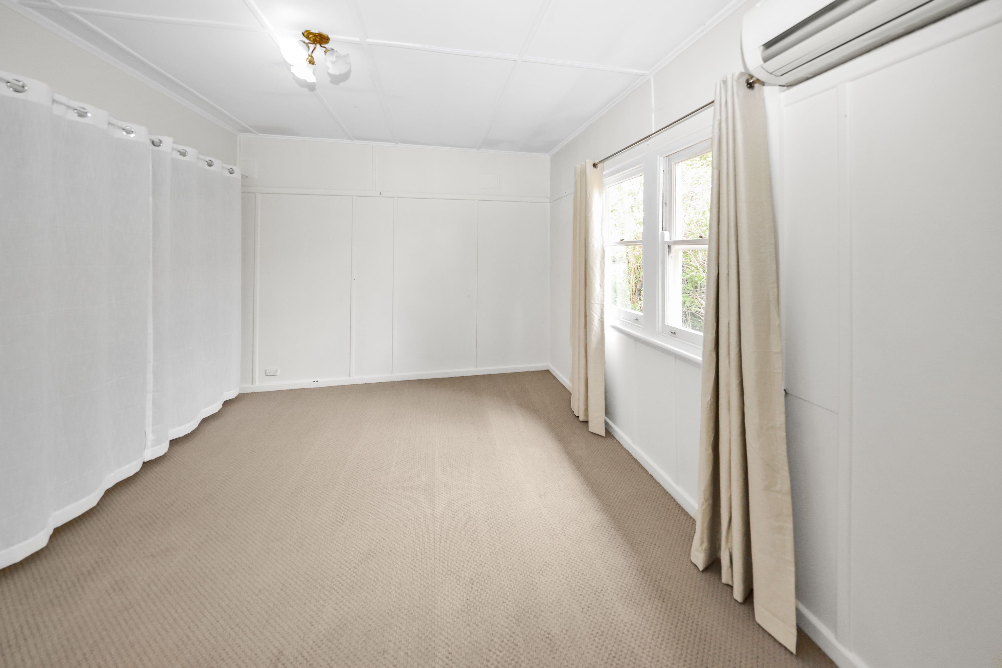 21 Coorabel Avenue — photo 6 of 11
