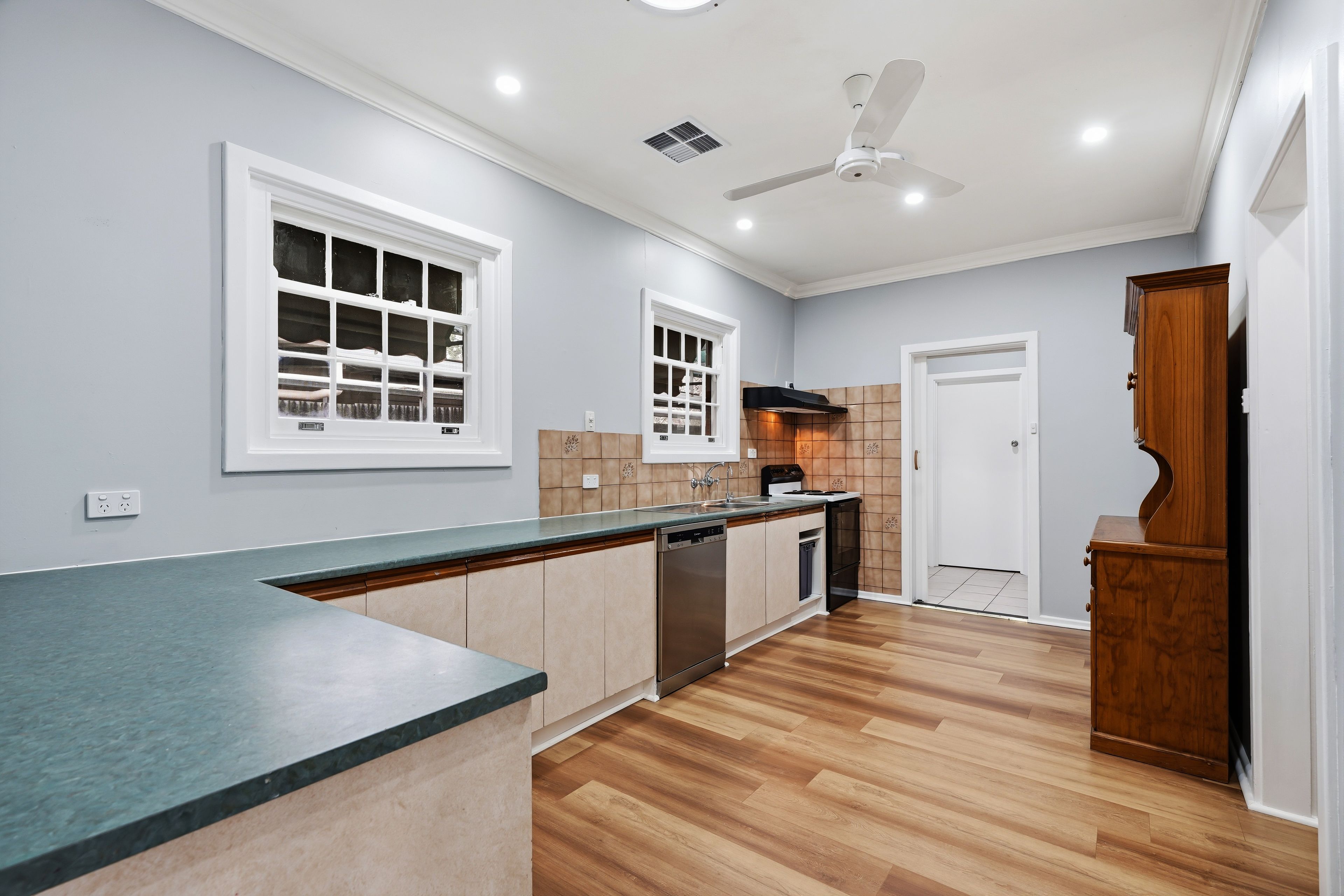 212 Peachey Road — photo 5 of 17