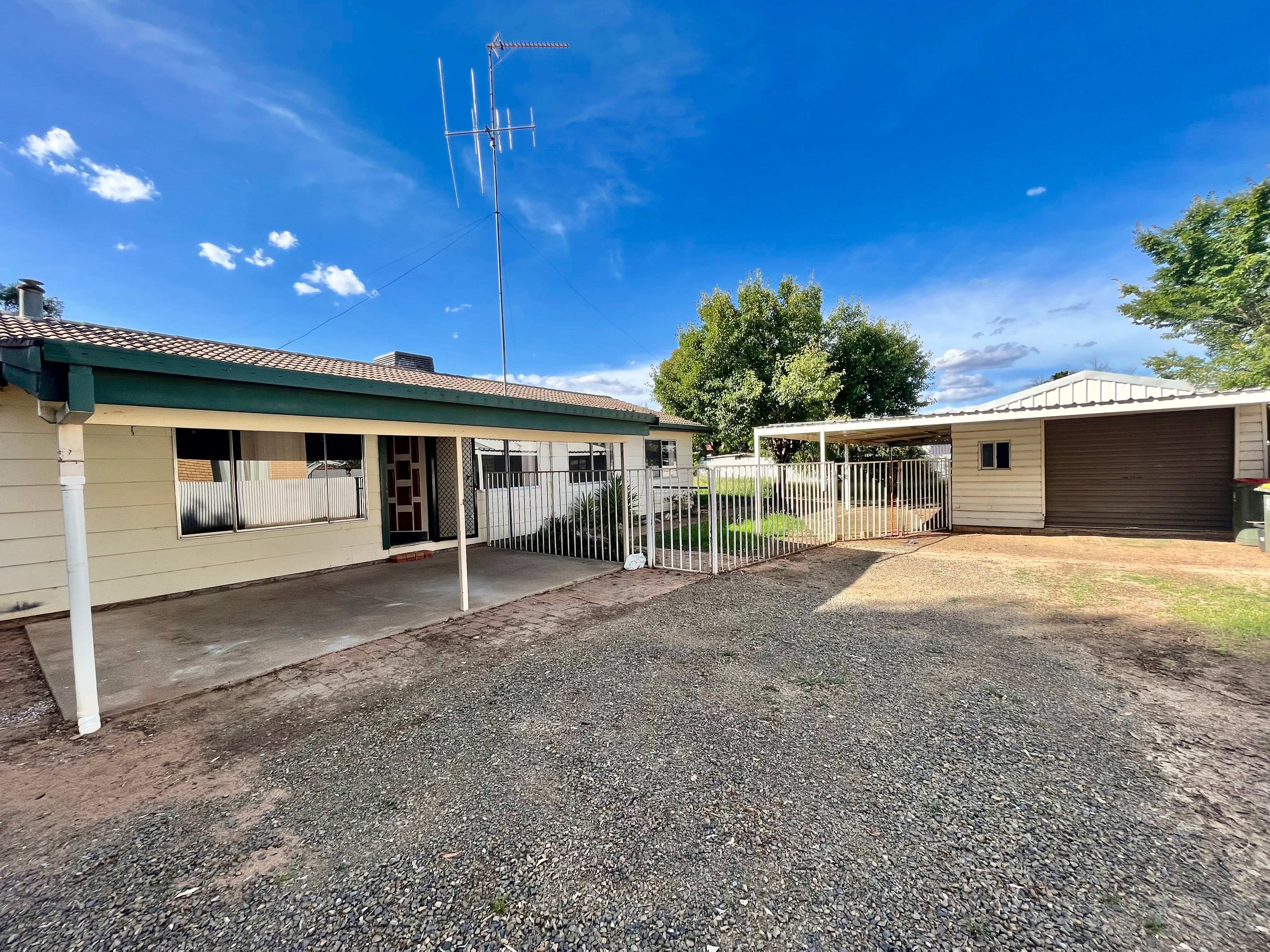 10 Bogan Gate Road, Forbes, NSW 2871