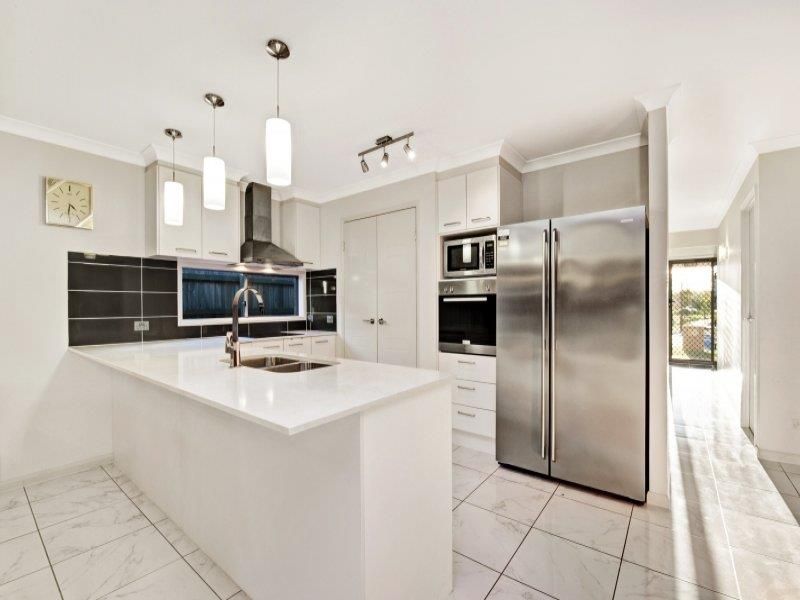 22 Wallarah Parade, North Lakes, QLD 4509