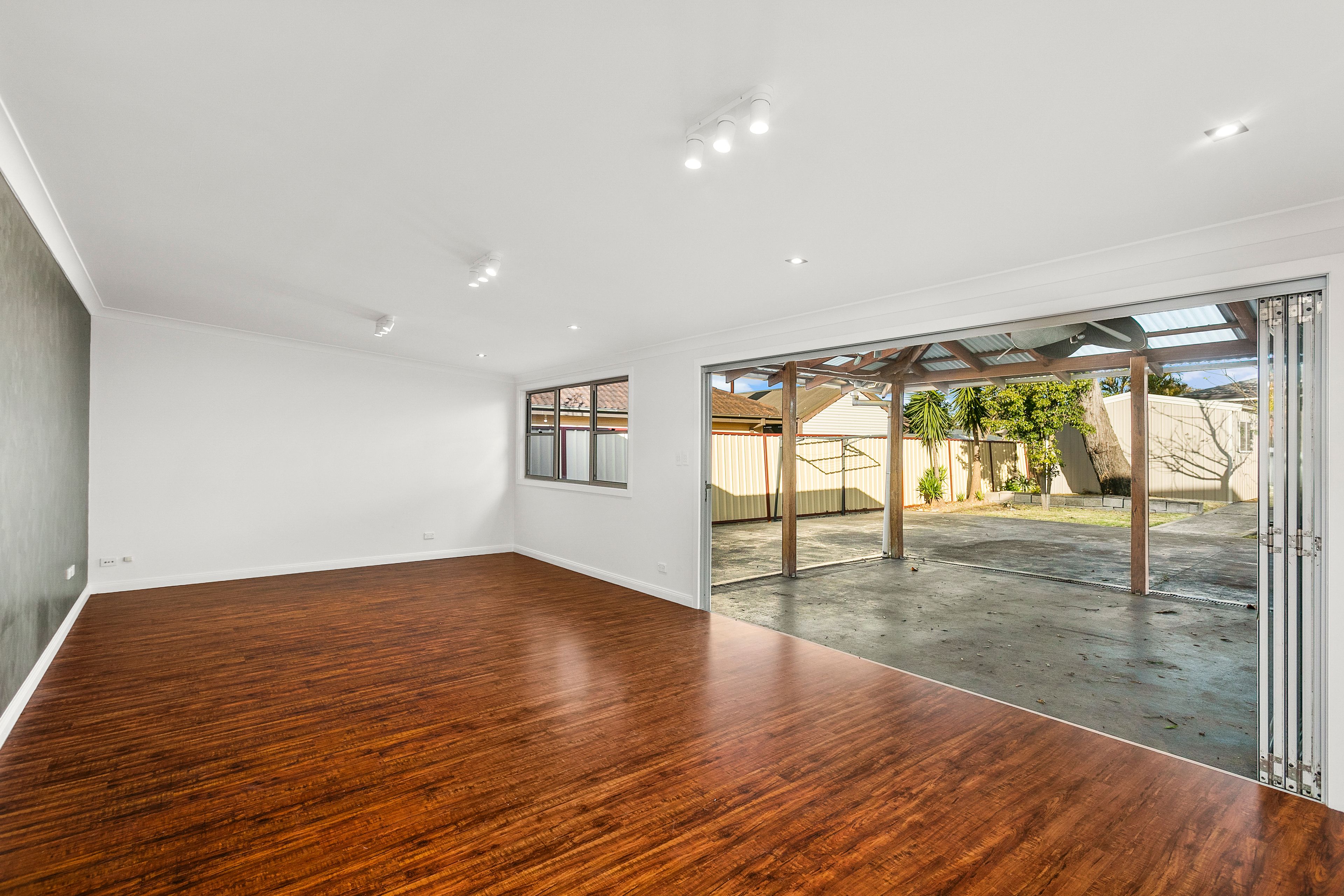 105 Deakin Street, Oak Flats, NSW 2529