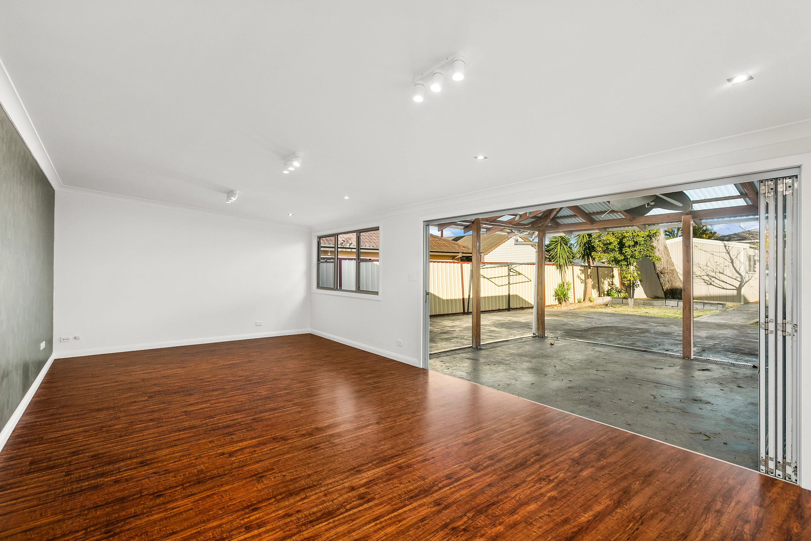 105 Deakin Street, Oak Flats, NSW 2529