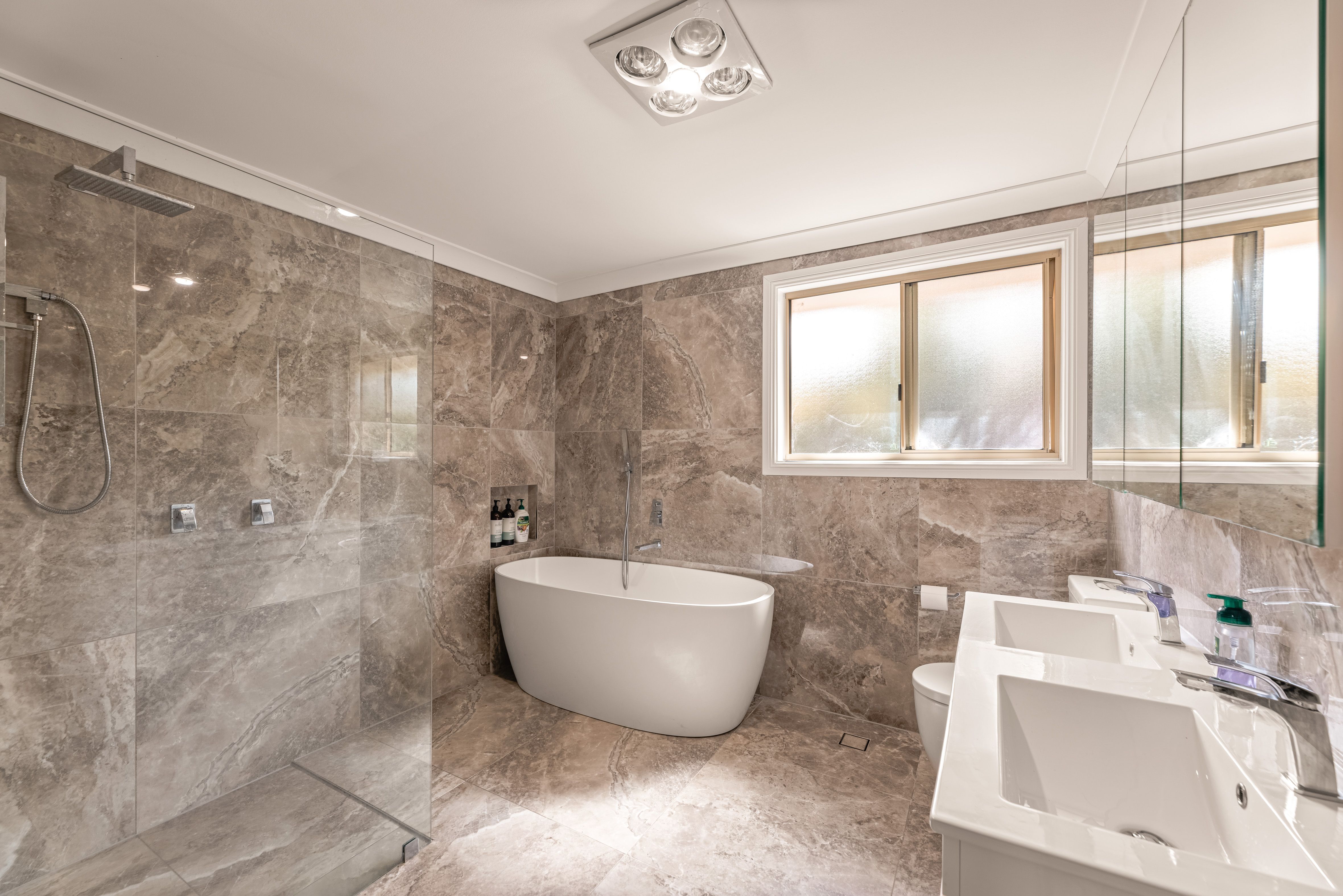 2/81 Ellesmere Road — photo 9 of 17