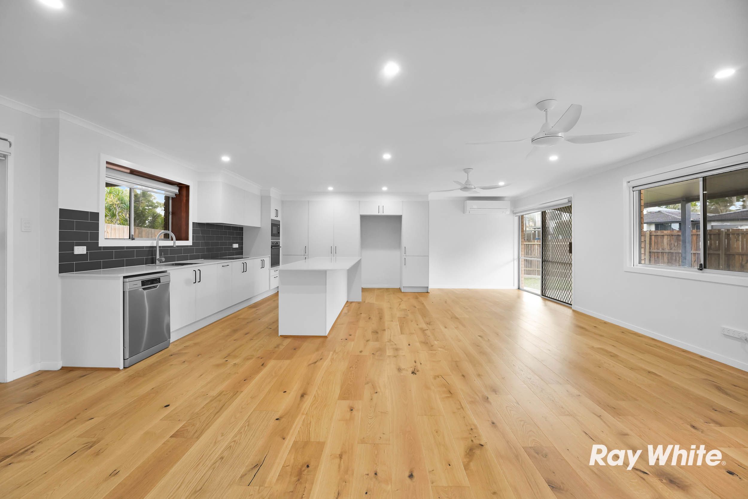 31 Satinwood Street — photo 8 of 29