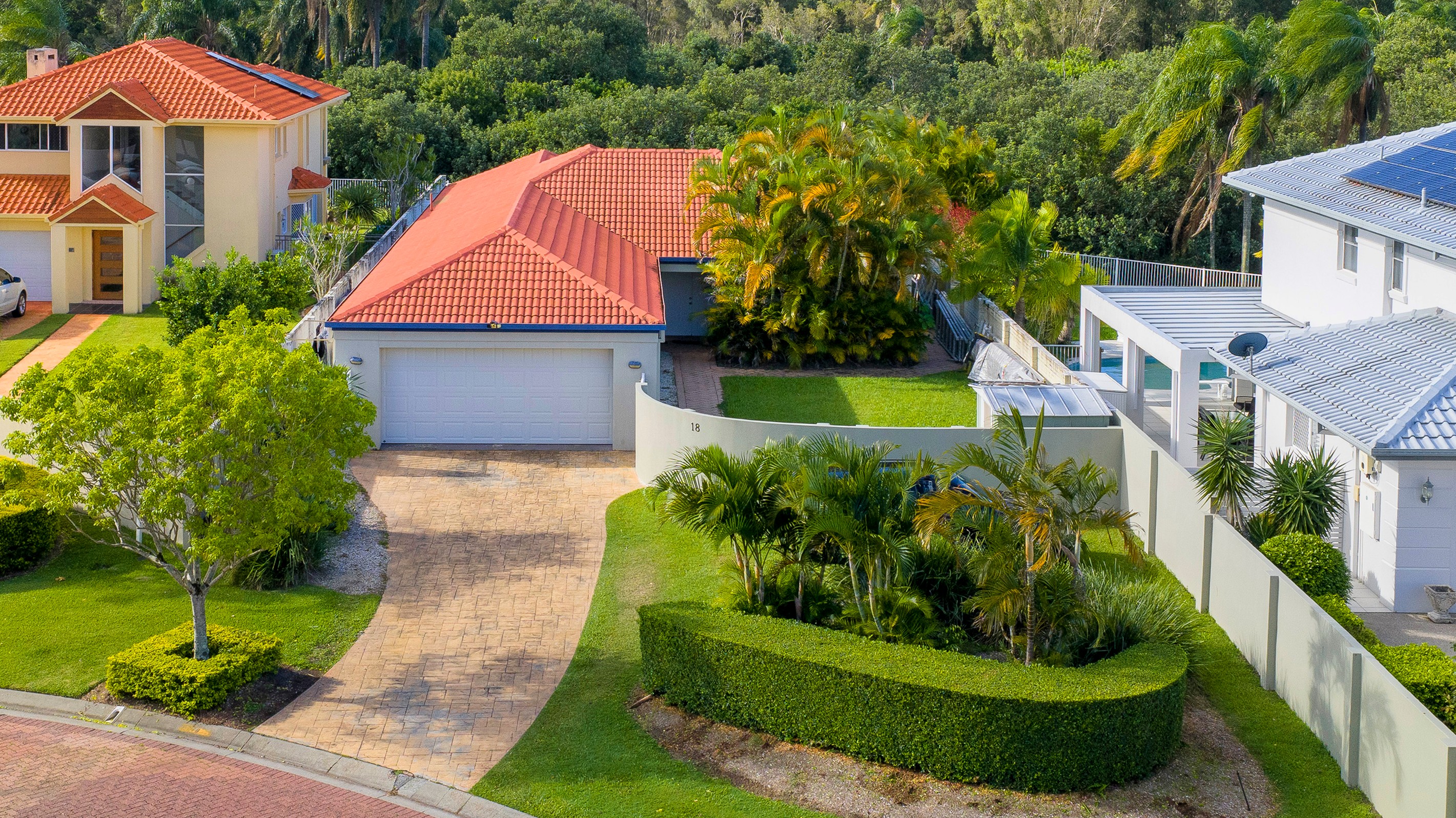 18 Meadowlake Drive, Carrara, QLD 4211