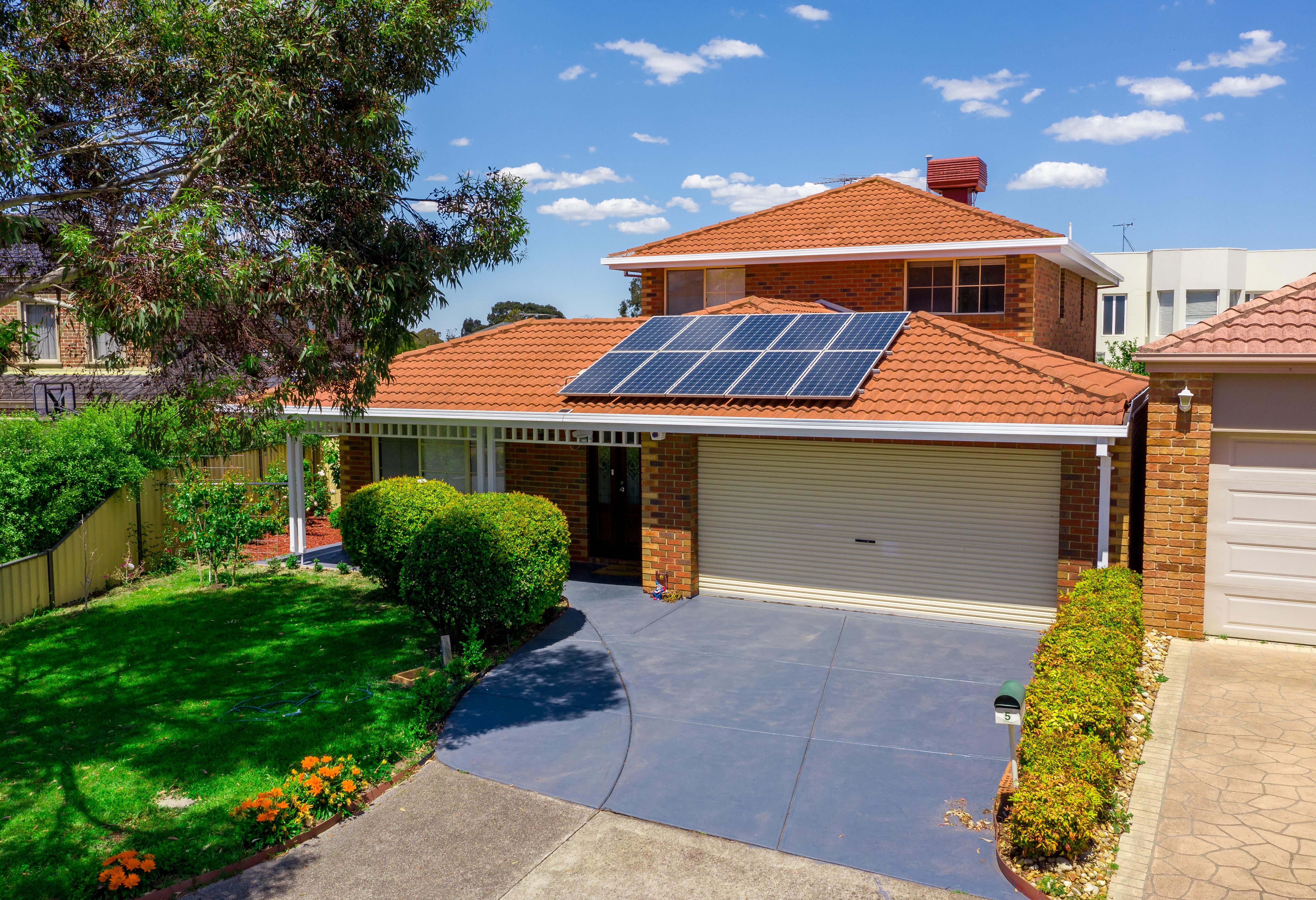 5 Inglewood Court, Mill Park VIC 3082