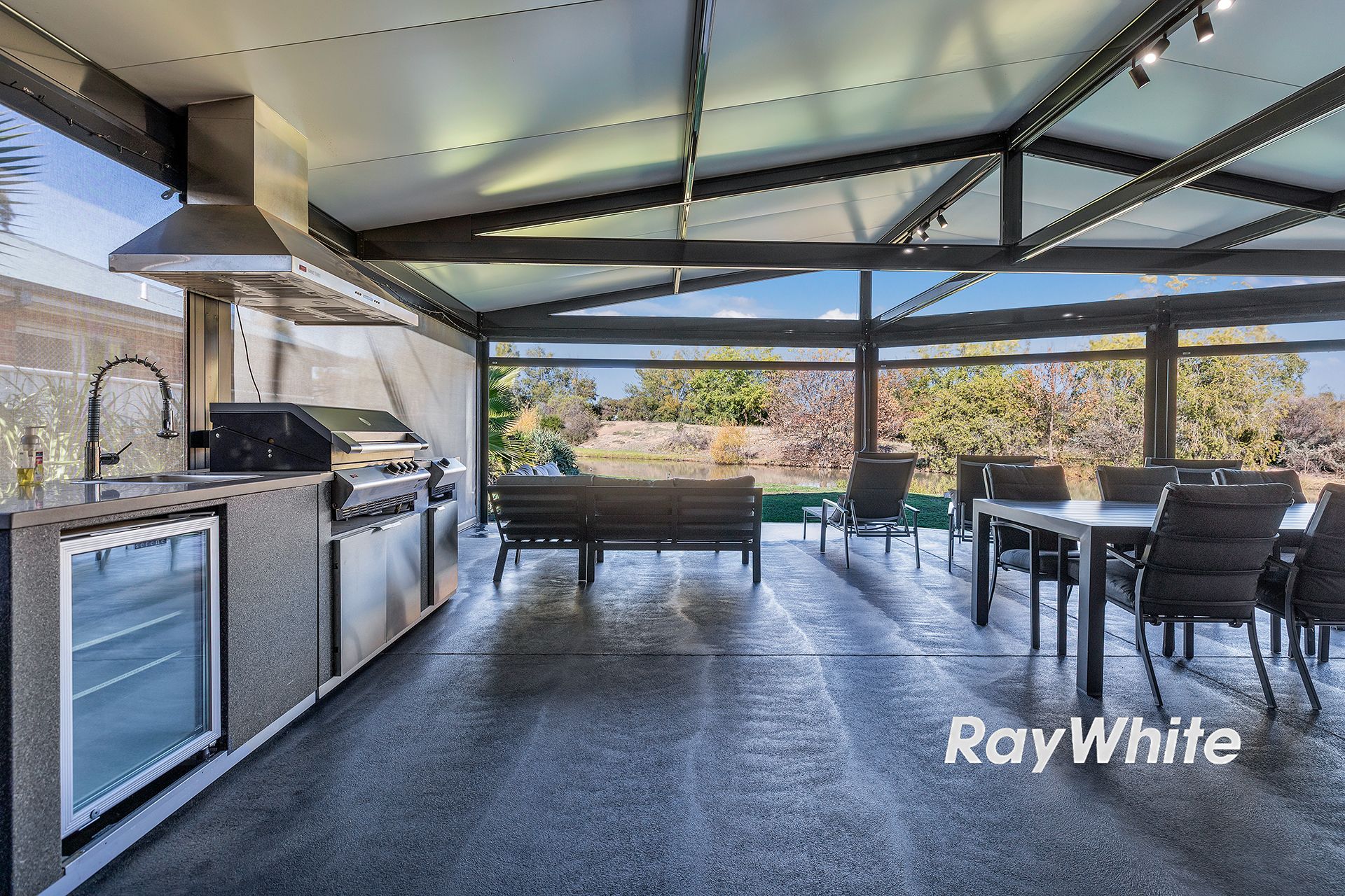 24 Kingfisher Drive West, Moama NSW 2731