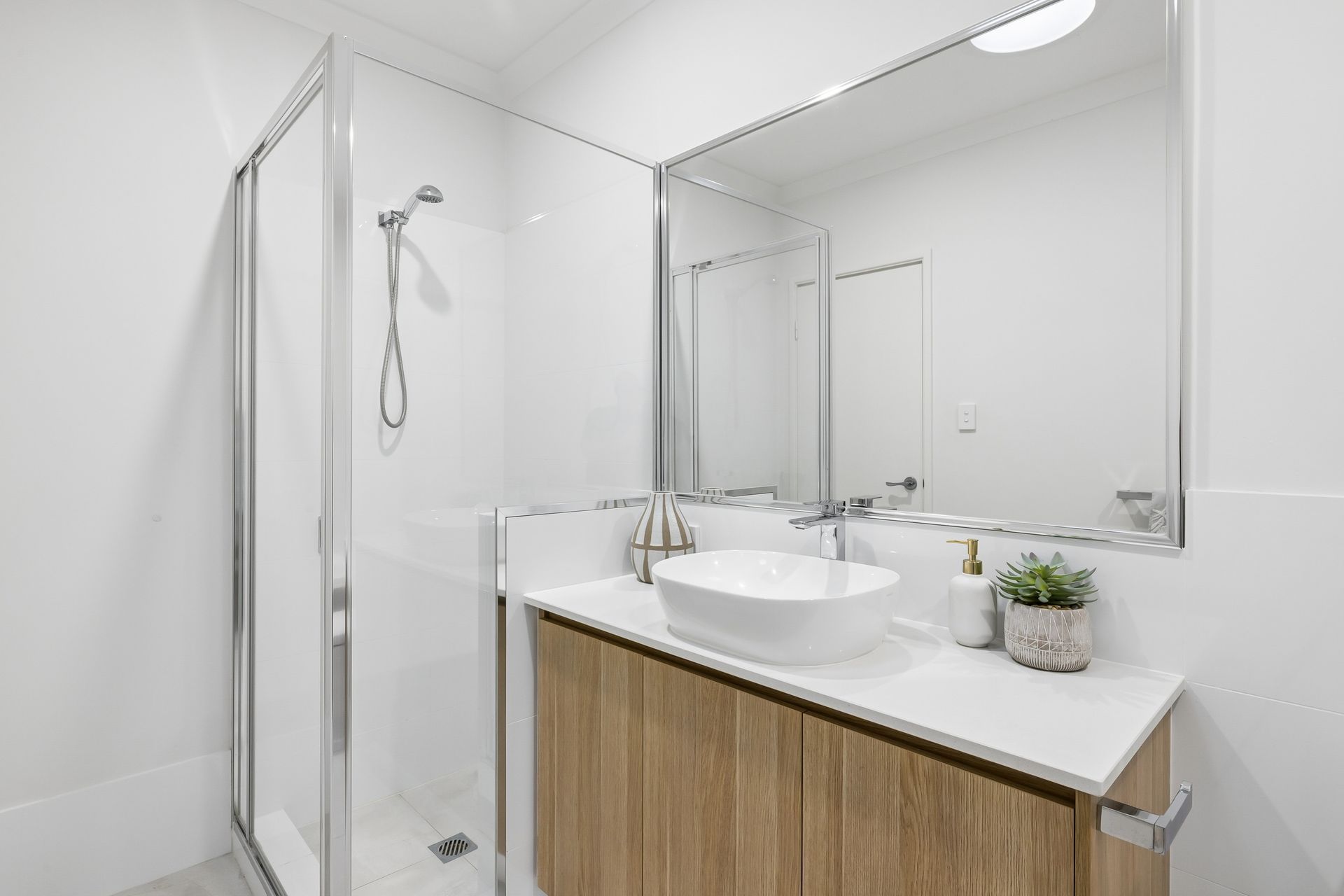 404B Hector Street — photo 16 of 23