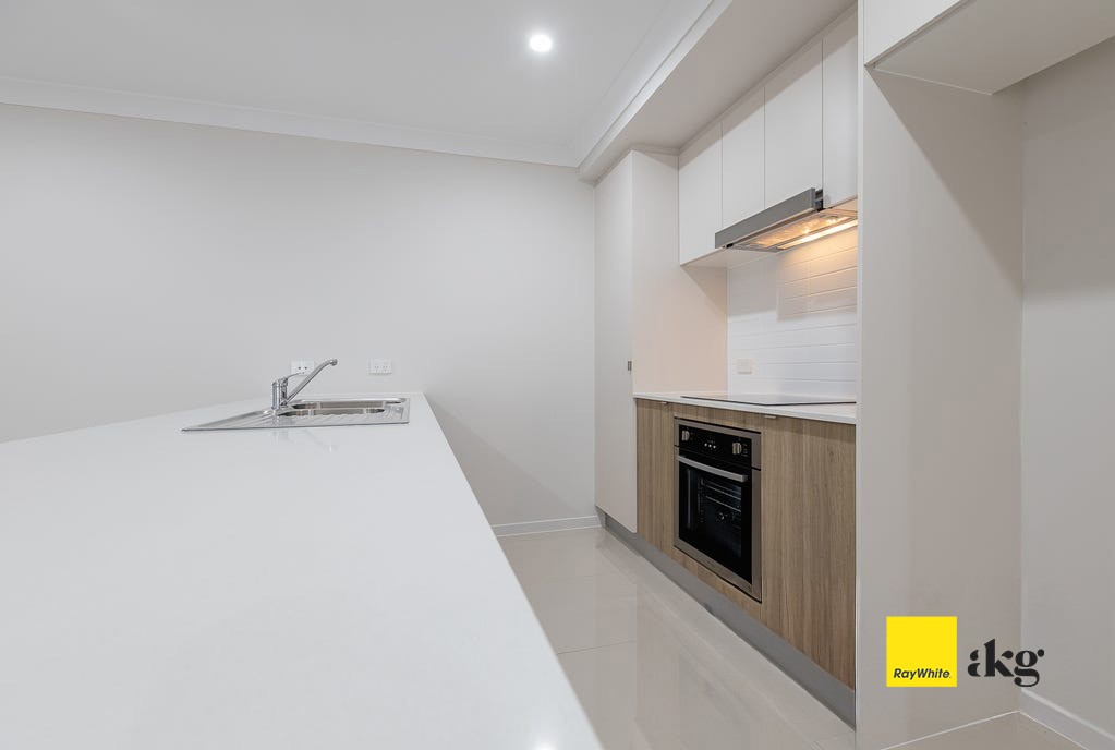 43 Wright Crescent, Flinders View, QLD 4305