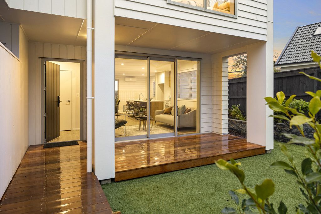 195 West Tamaki Road, Glen Innes, Auckland City 1072 Sold House Ray