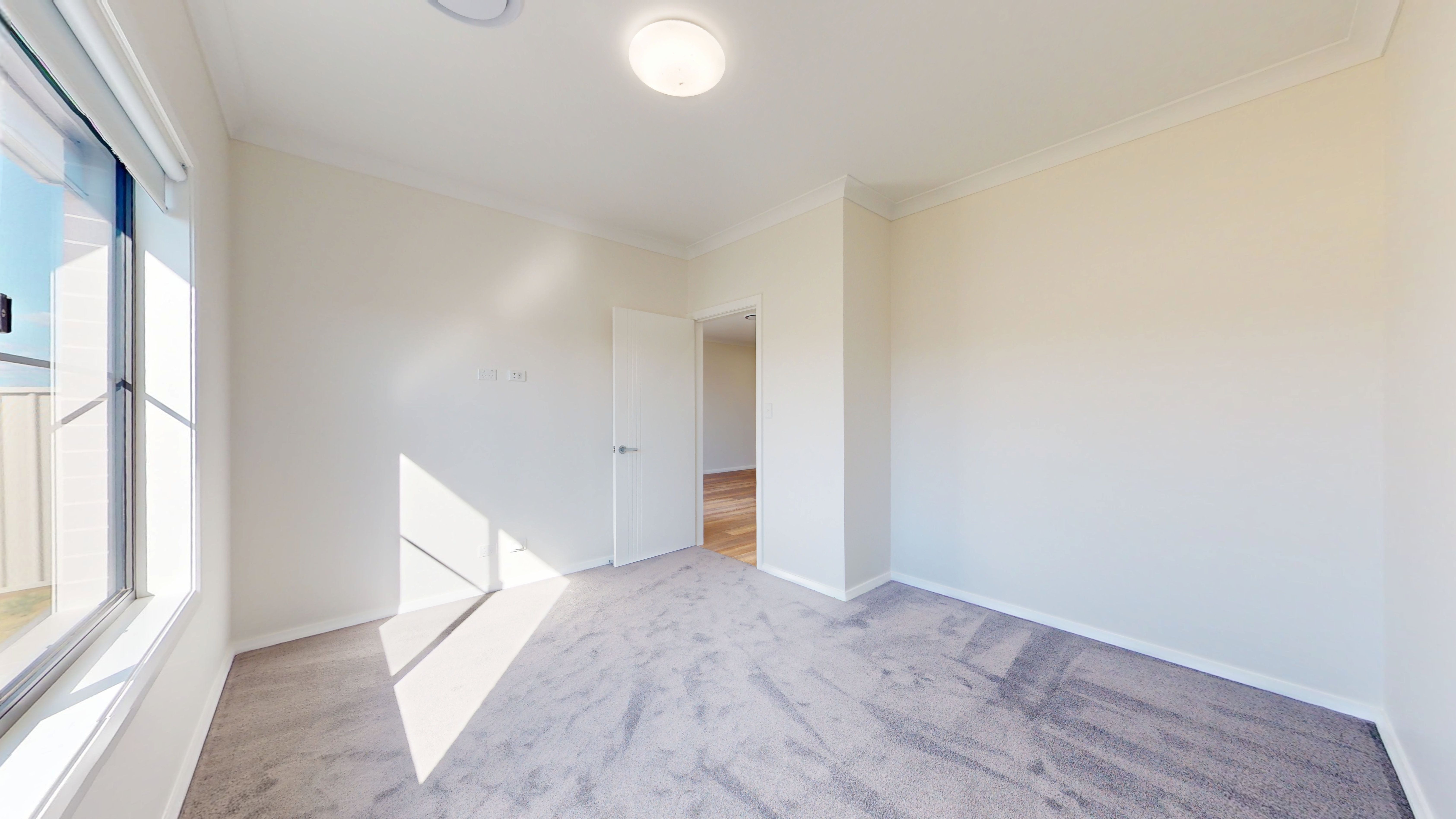 15B Lesmurdie Parade — photo 11 of 12