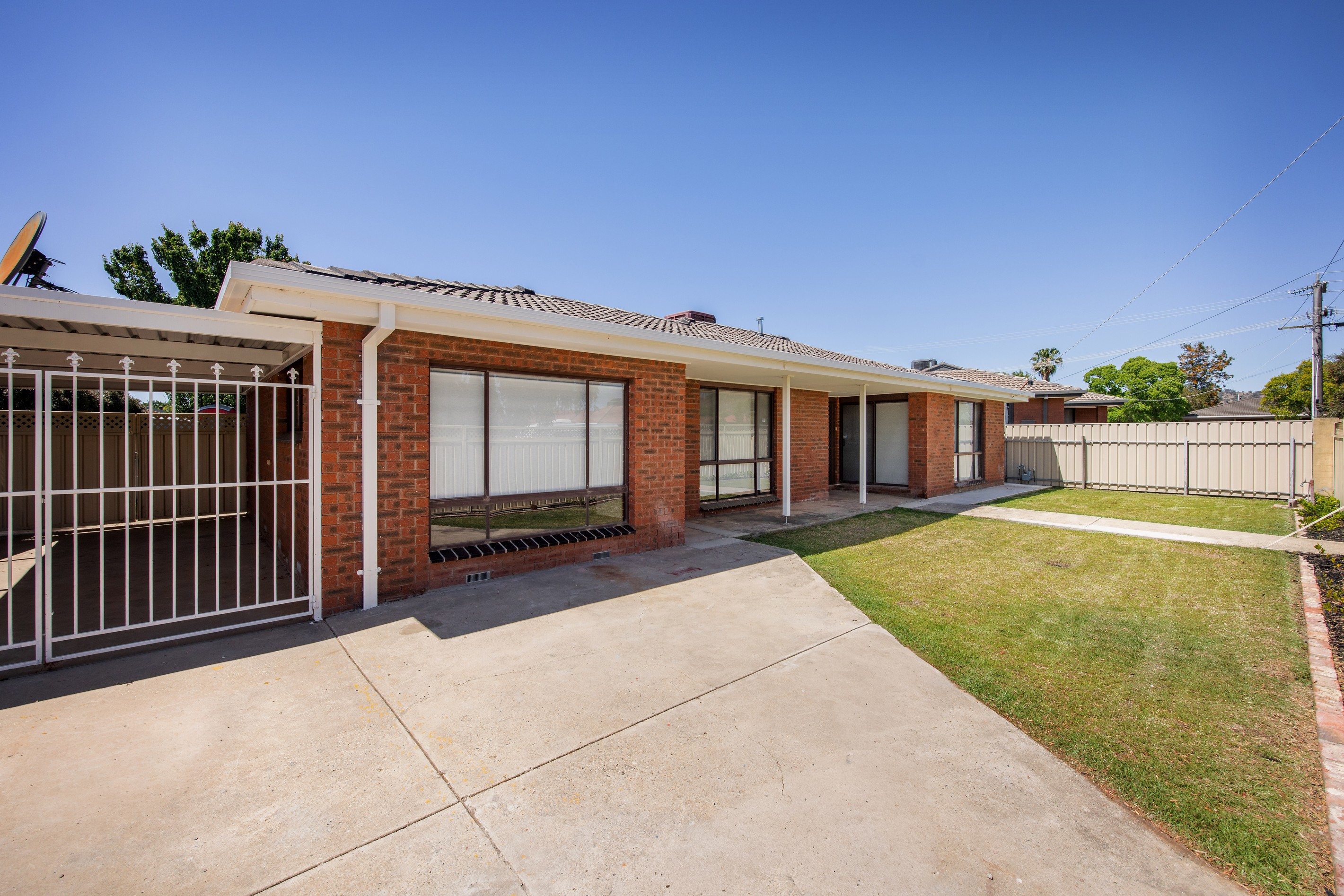 27 Campbell Avenue, West Wodonga, VIC 3690