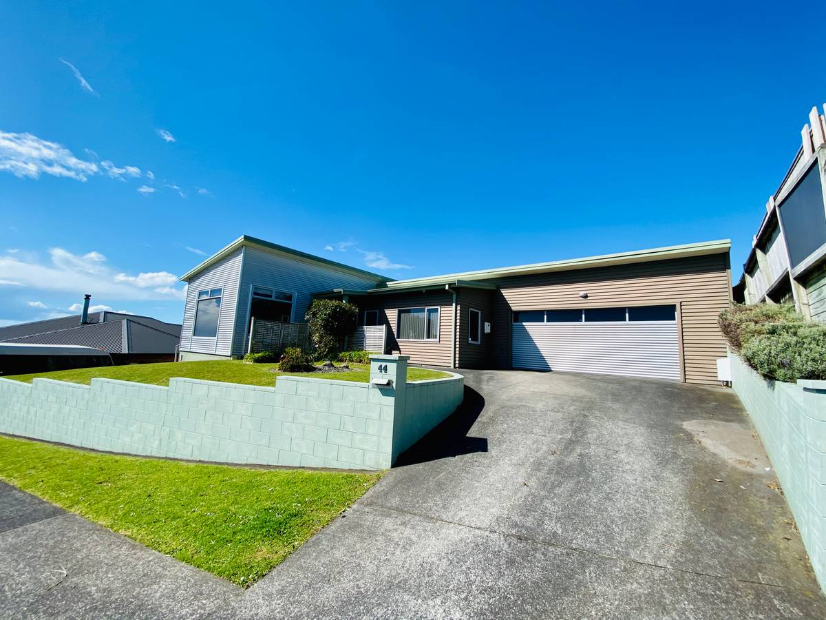 44 Karamea Street, Whalers Gate, New Plymouth District Real Estate