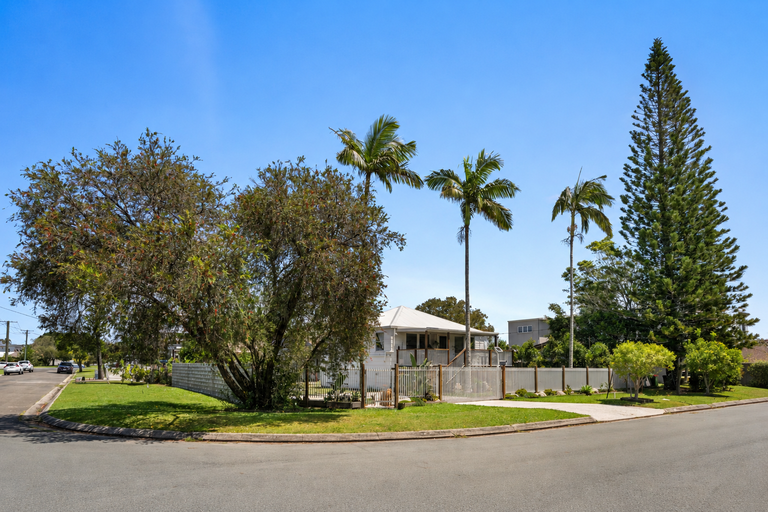 15 Broadsea Avenue — photo 3 of 16